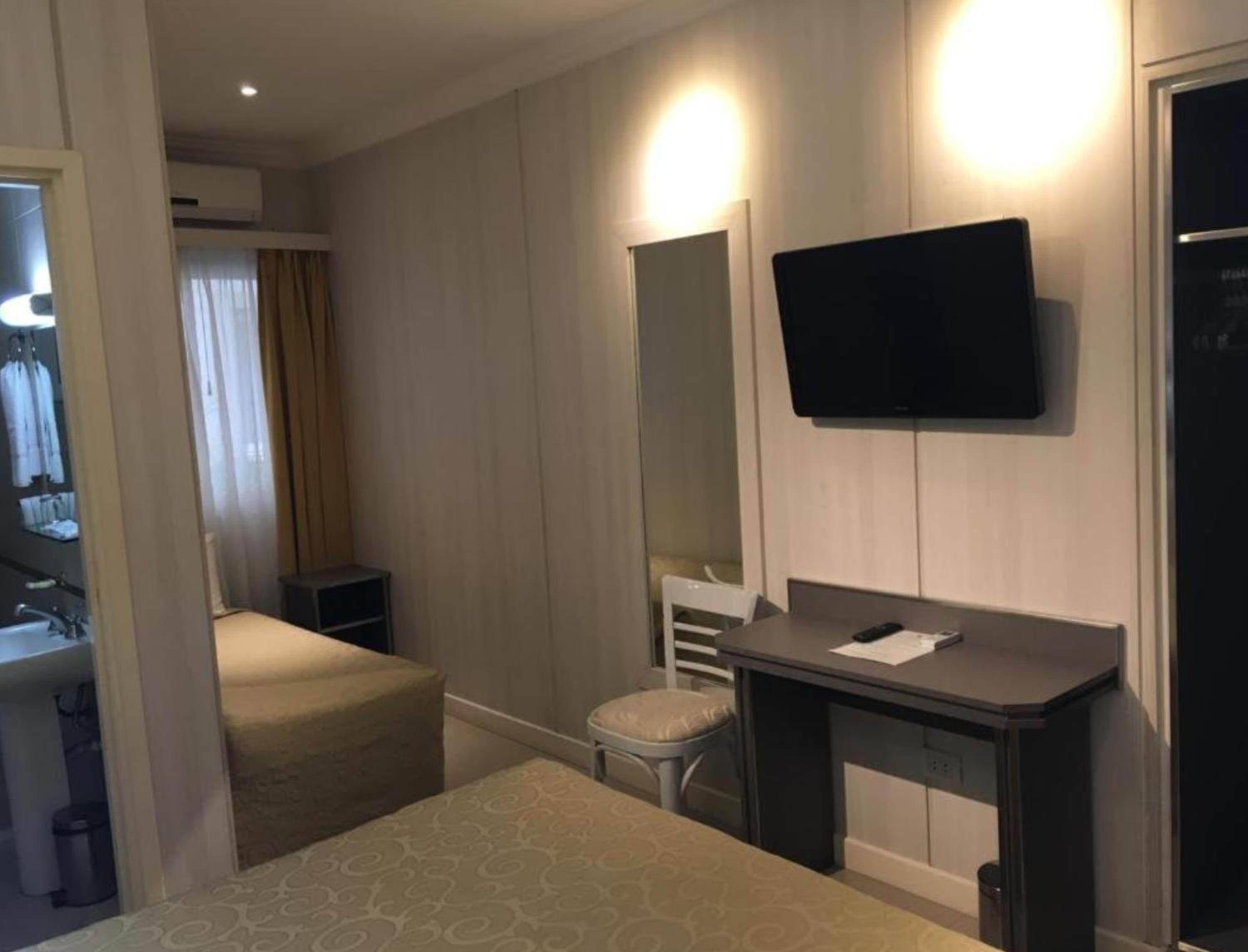 Classic Triple Room photo 1