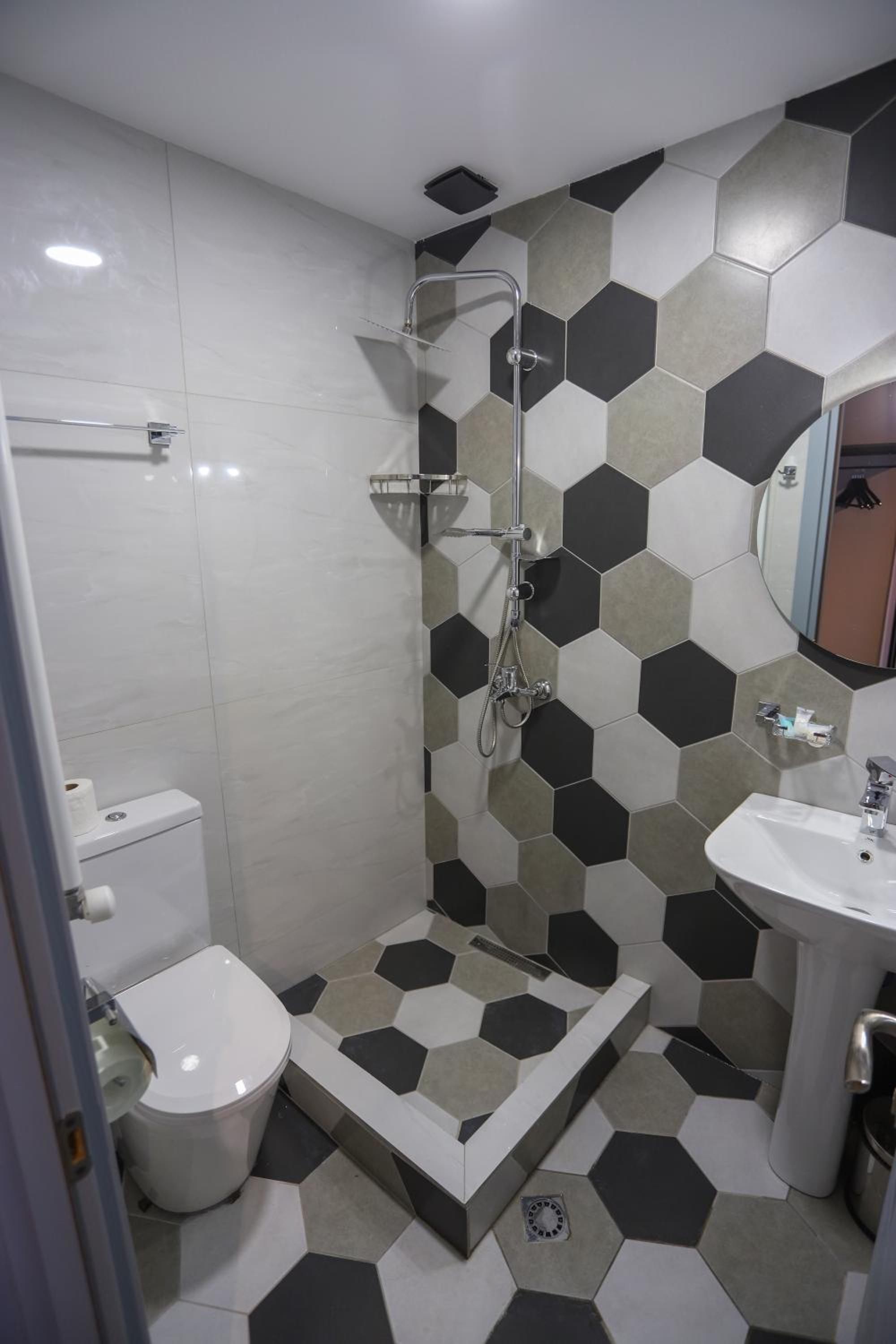 Deluxe Twin Room - Photo 17