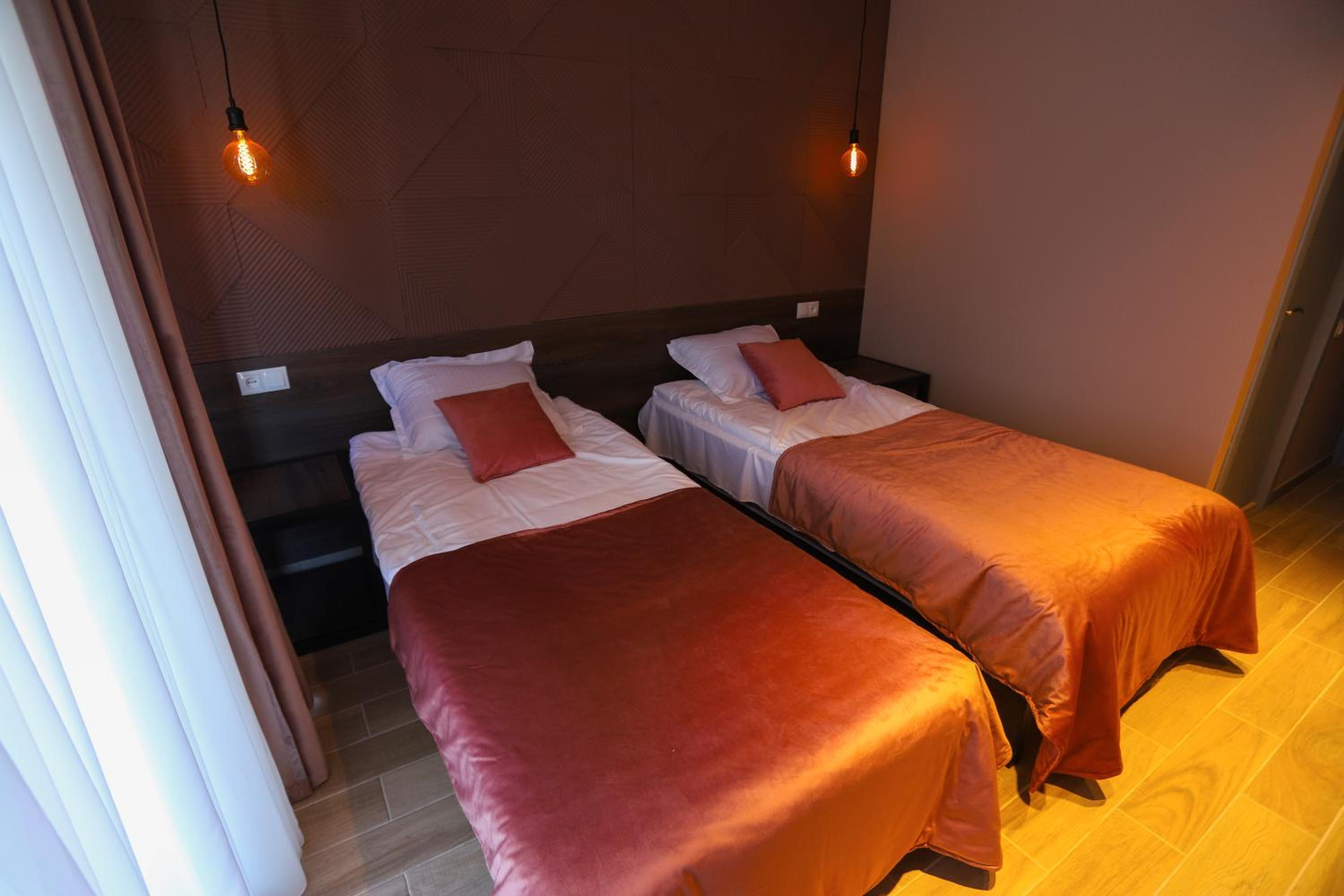 Deluxe Twin Room - Photo 7