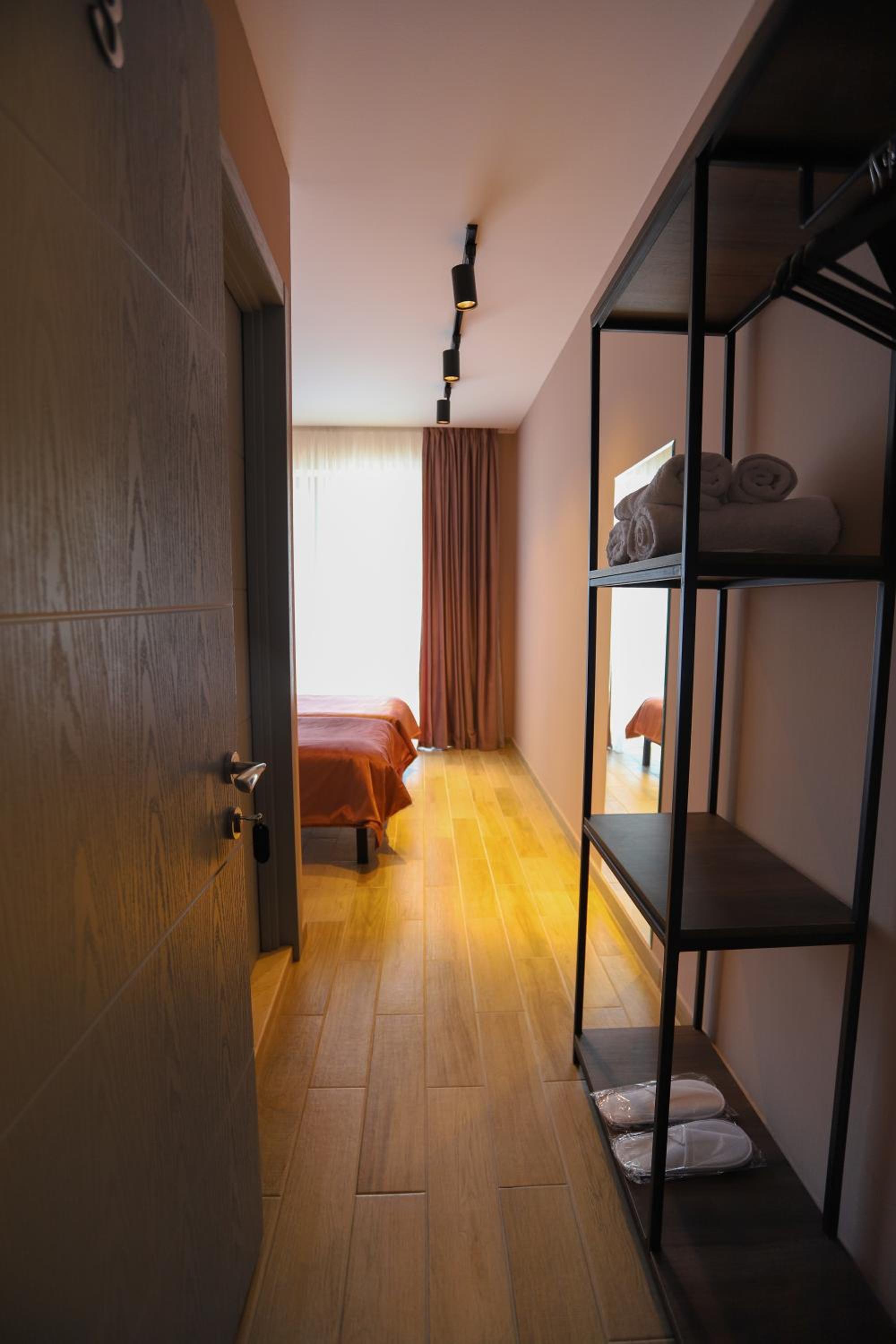 Deluxe Twin Room - Photo 13