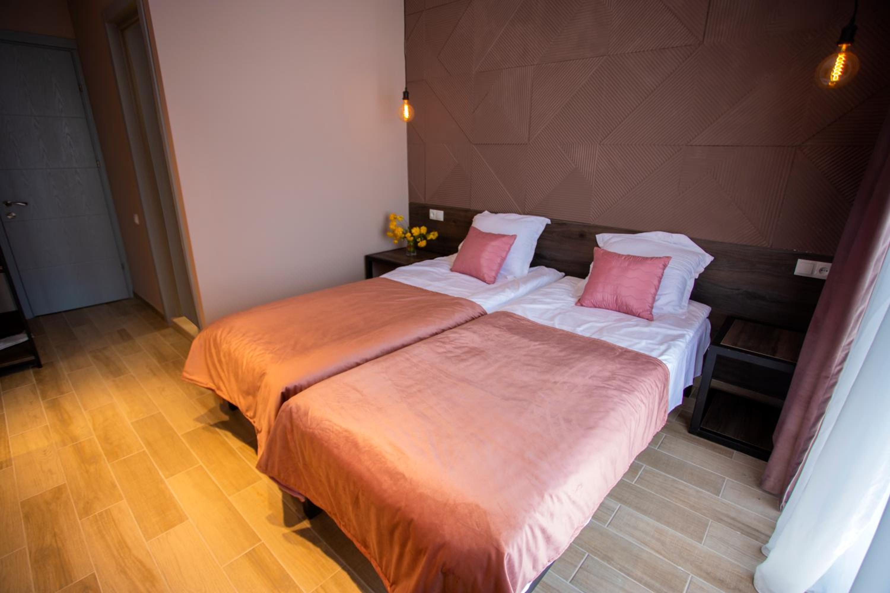 Deluxe Twin Room - Photo 8