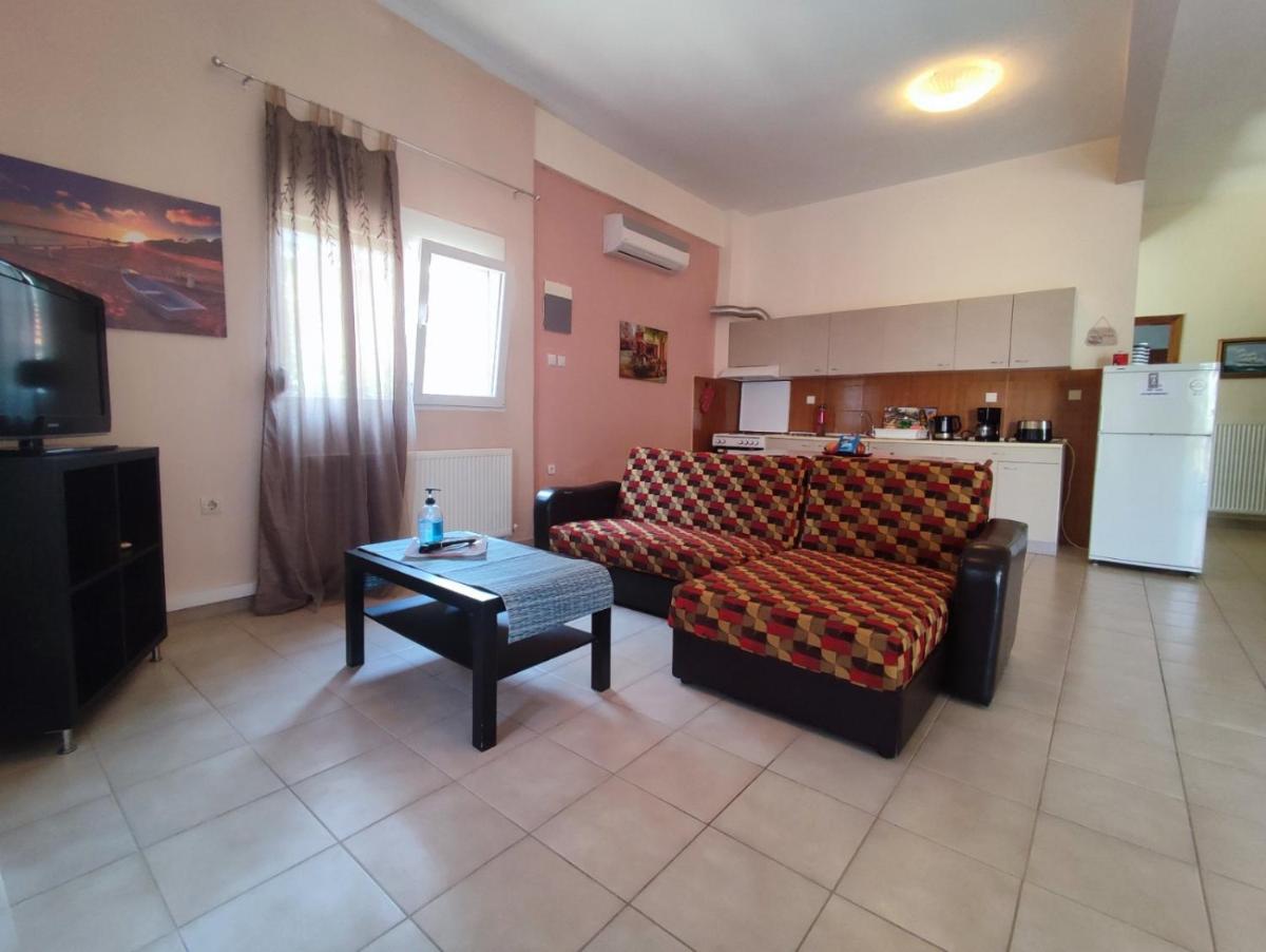 Three-Bedroom Apartment - Photo 10