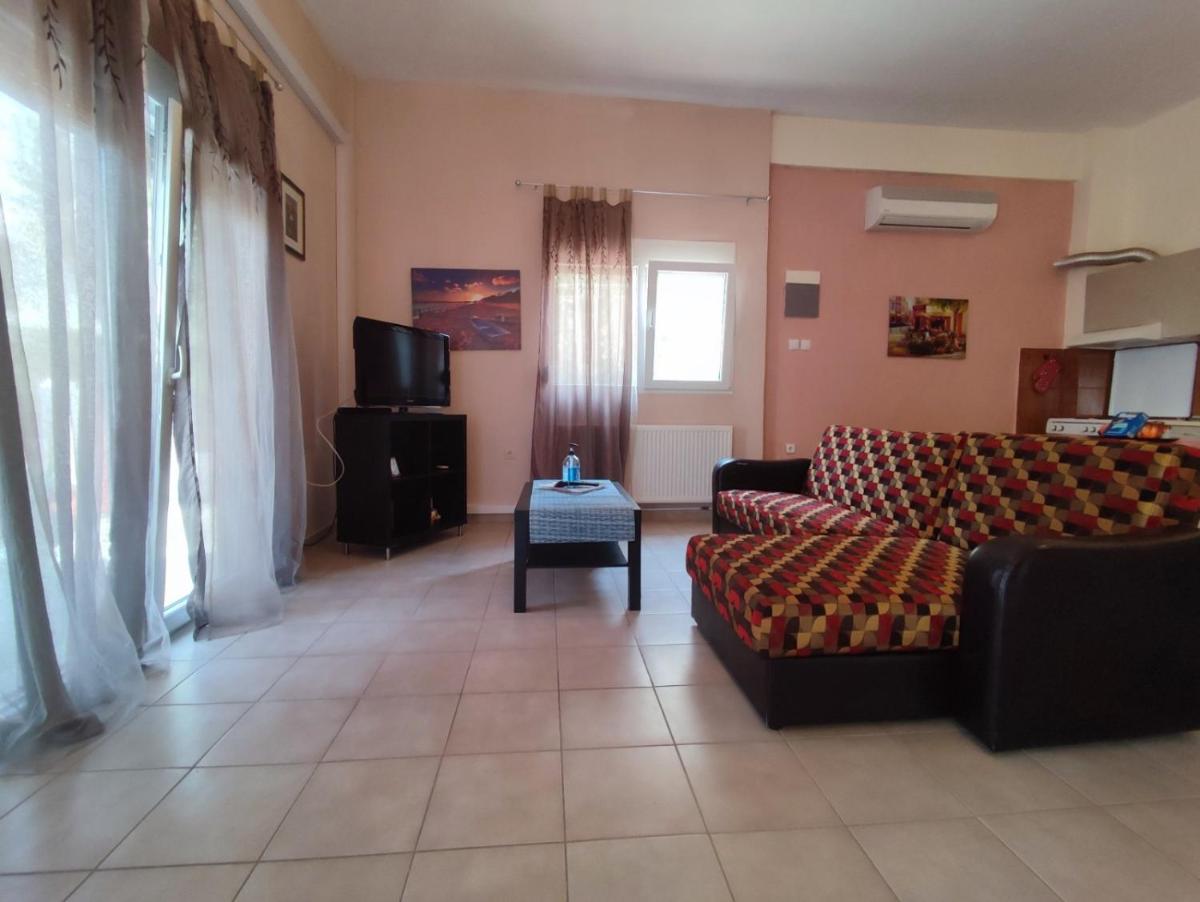 Three-Bedroom Apartment - Photo 11