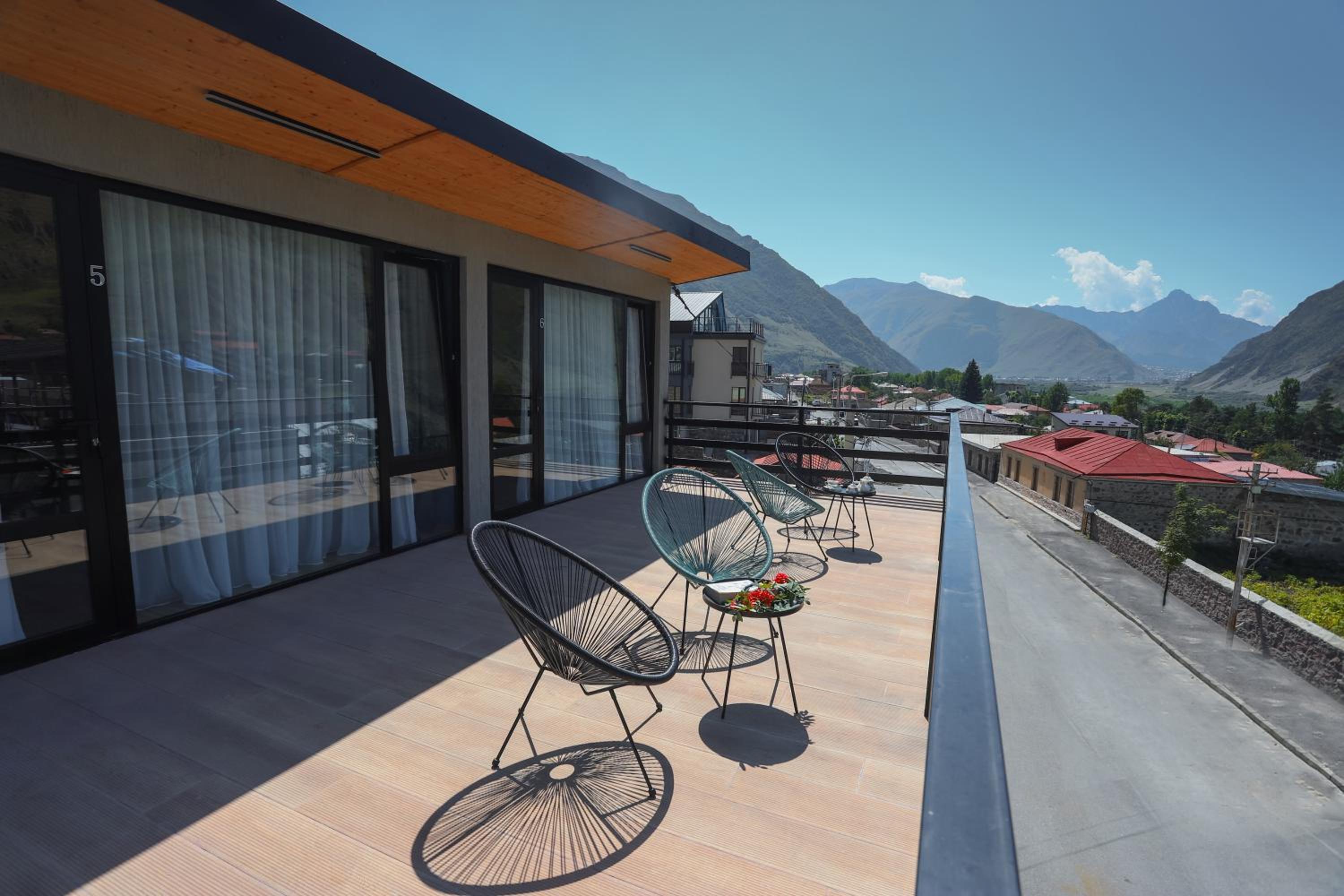 Double Room with Terrace - Photo 3