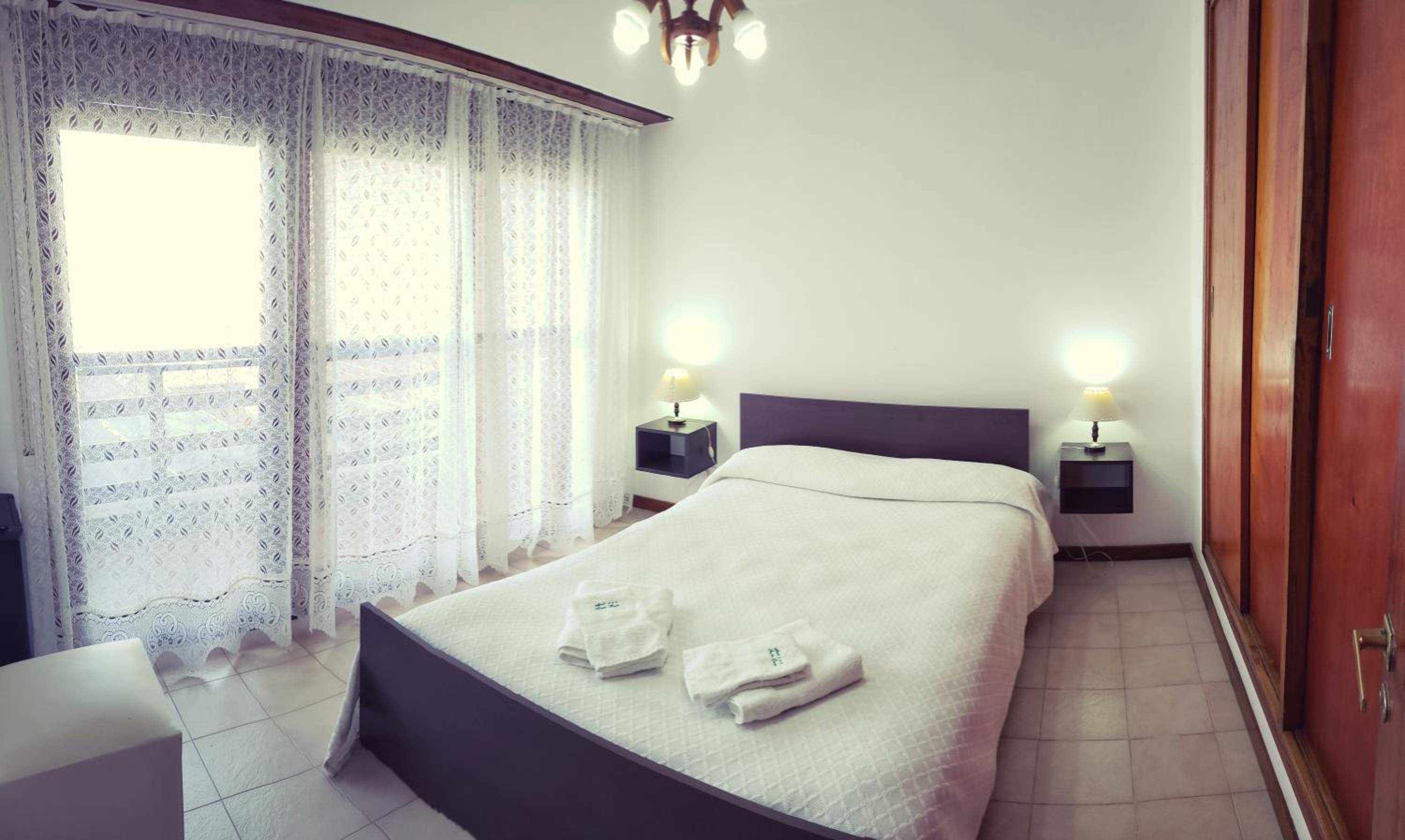 One-Bedroom Apartment (5 Adults)