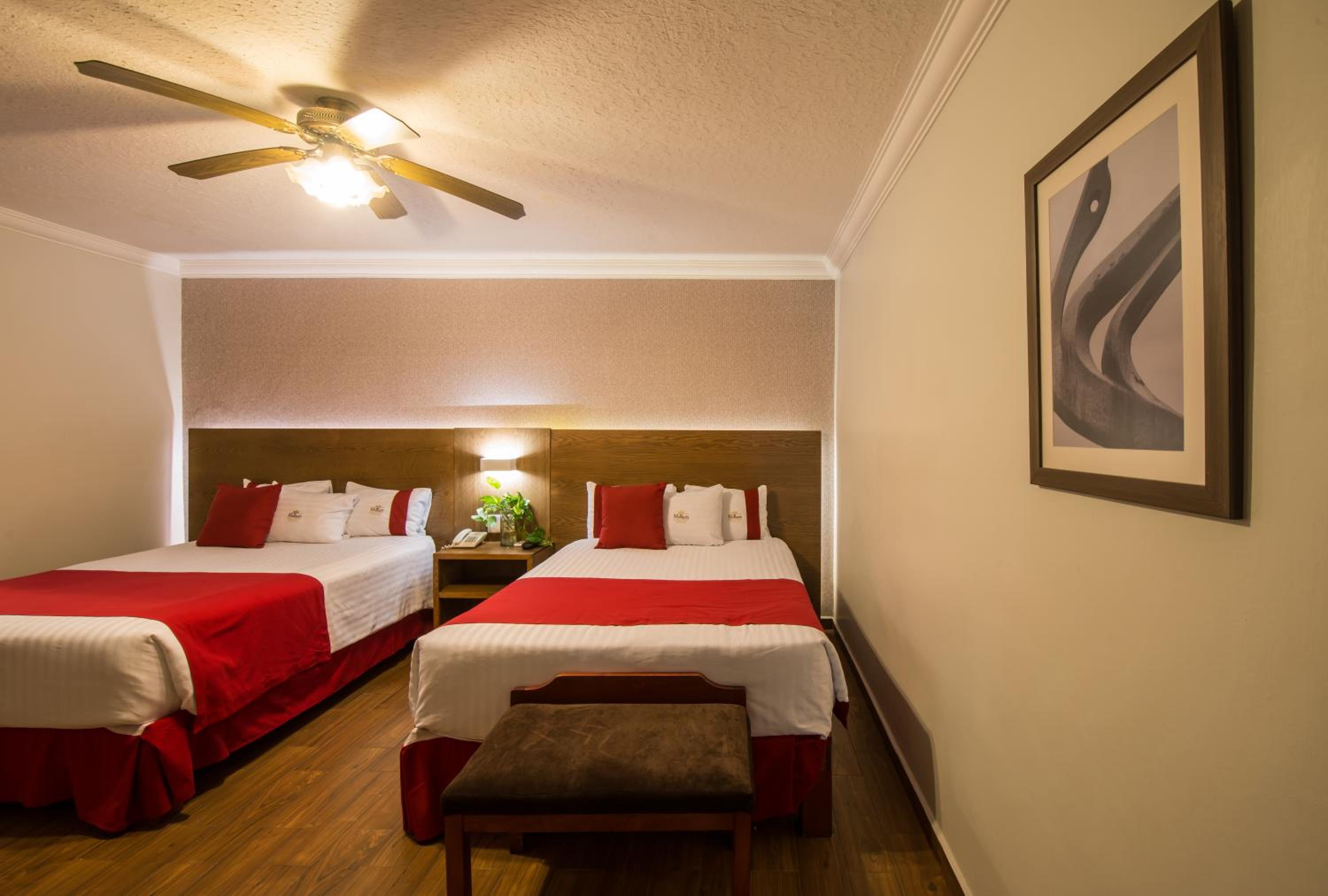 Queen Suite with Two Queen Beds photo 3