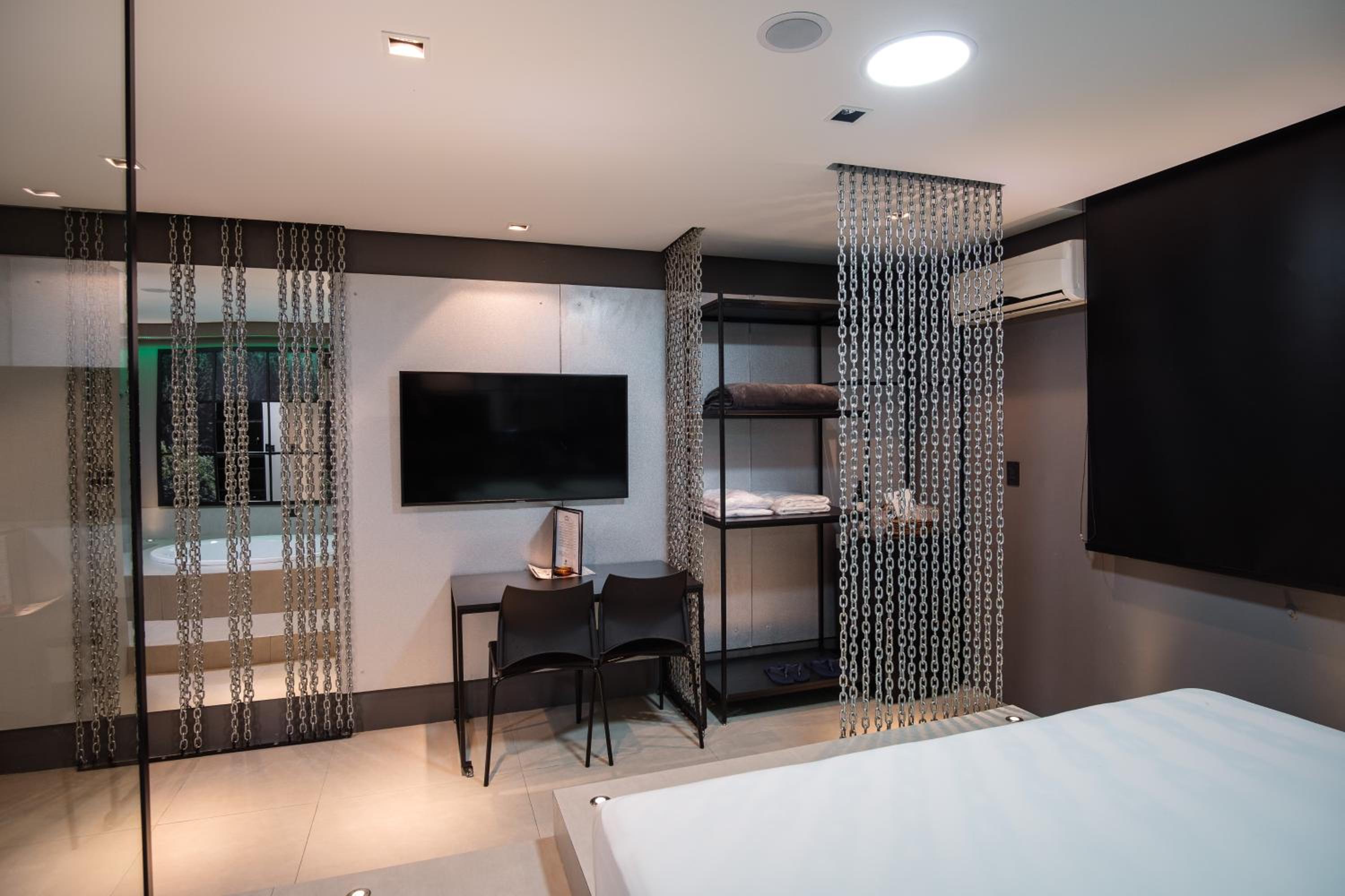 King Suite with Spa Bath photo 1