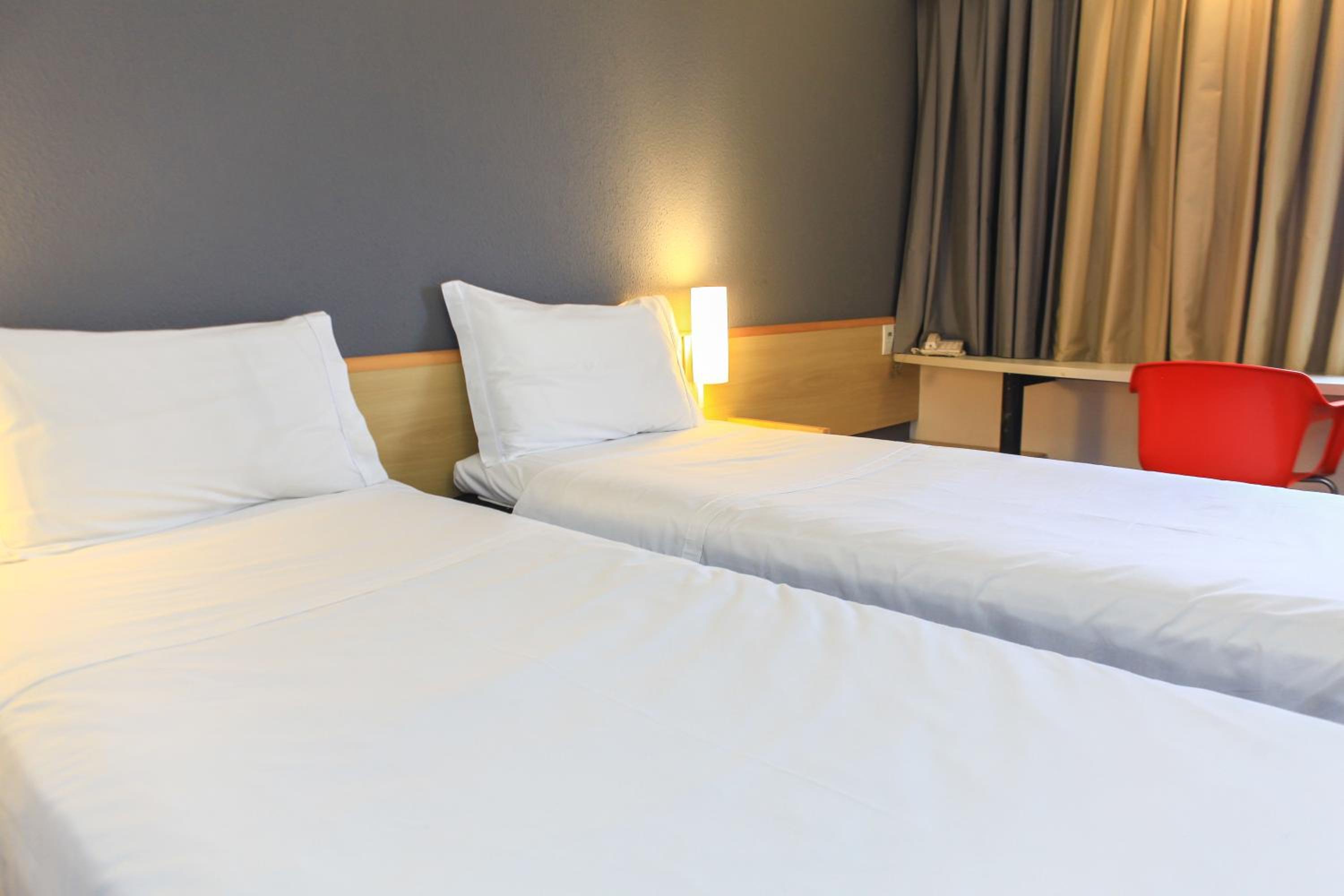 Standard Twin Room photo 1