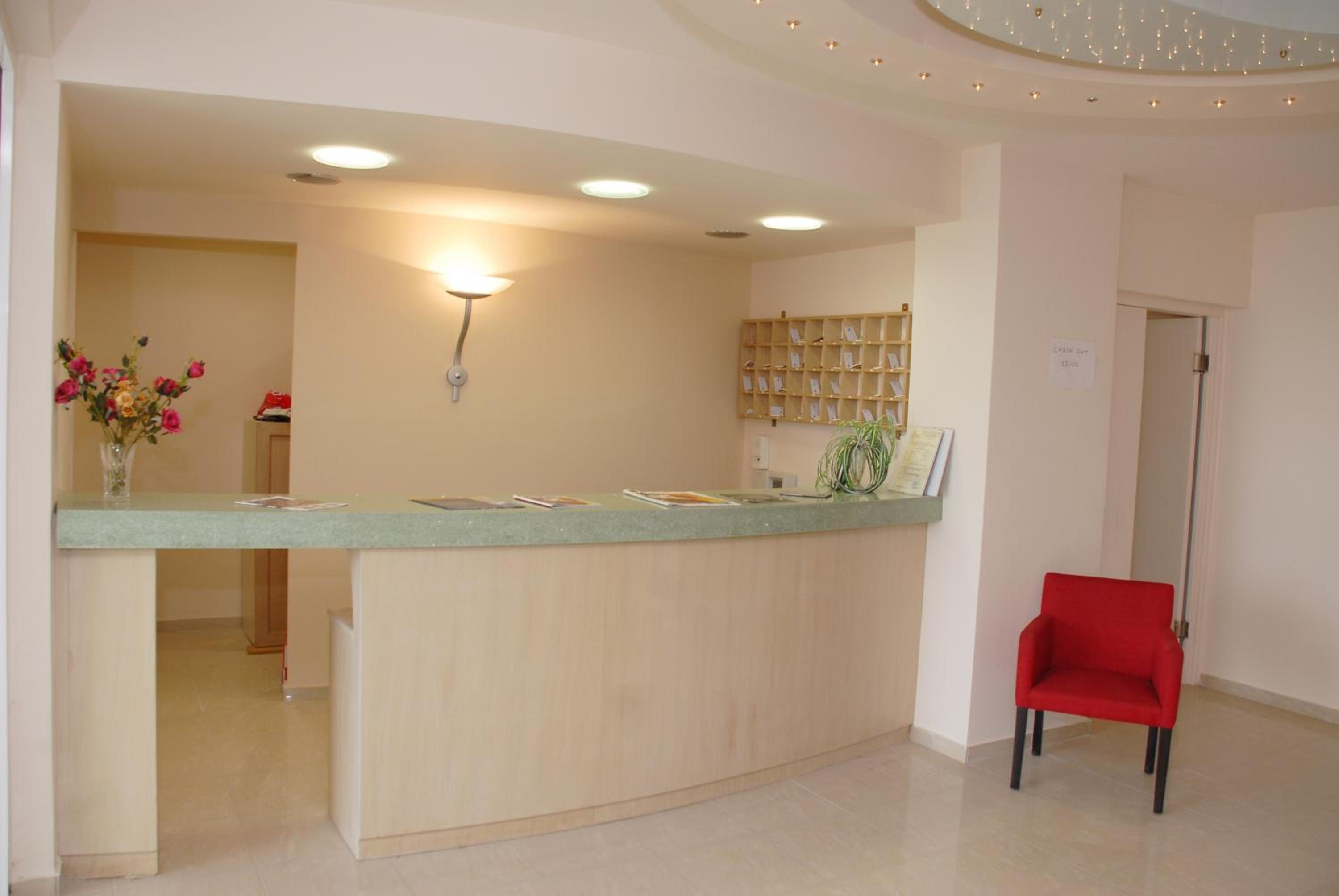 Double or Twin Room with Sea View - Photo 27