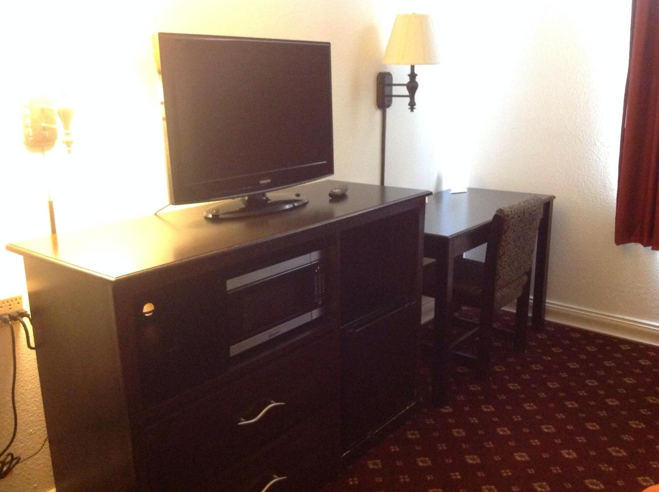 King Room - Non-Smoking - Photo 2