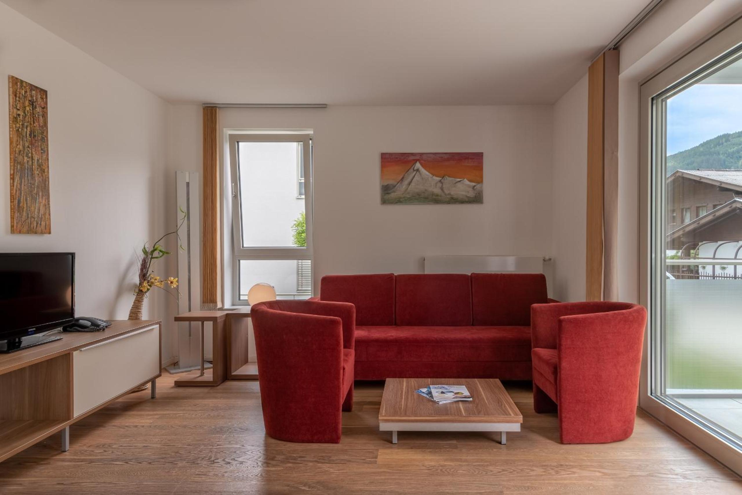 Apartment with Balcony photo 3