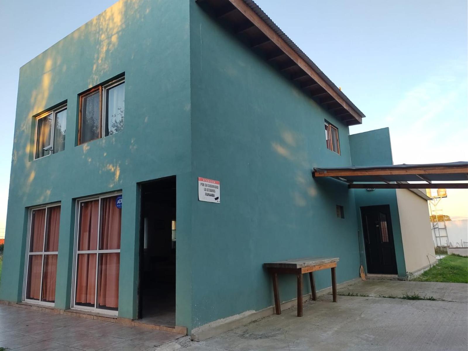Four-Bedroom House photo 3