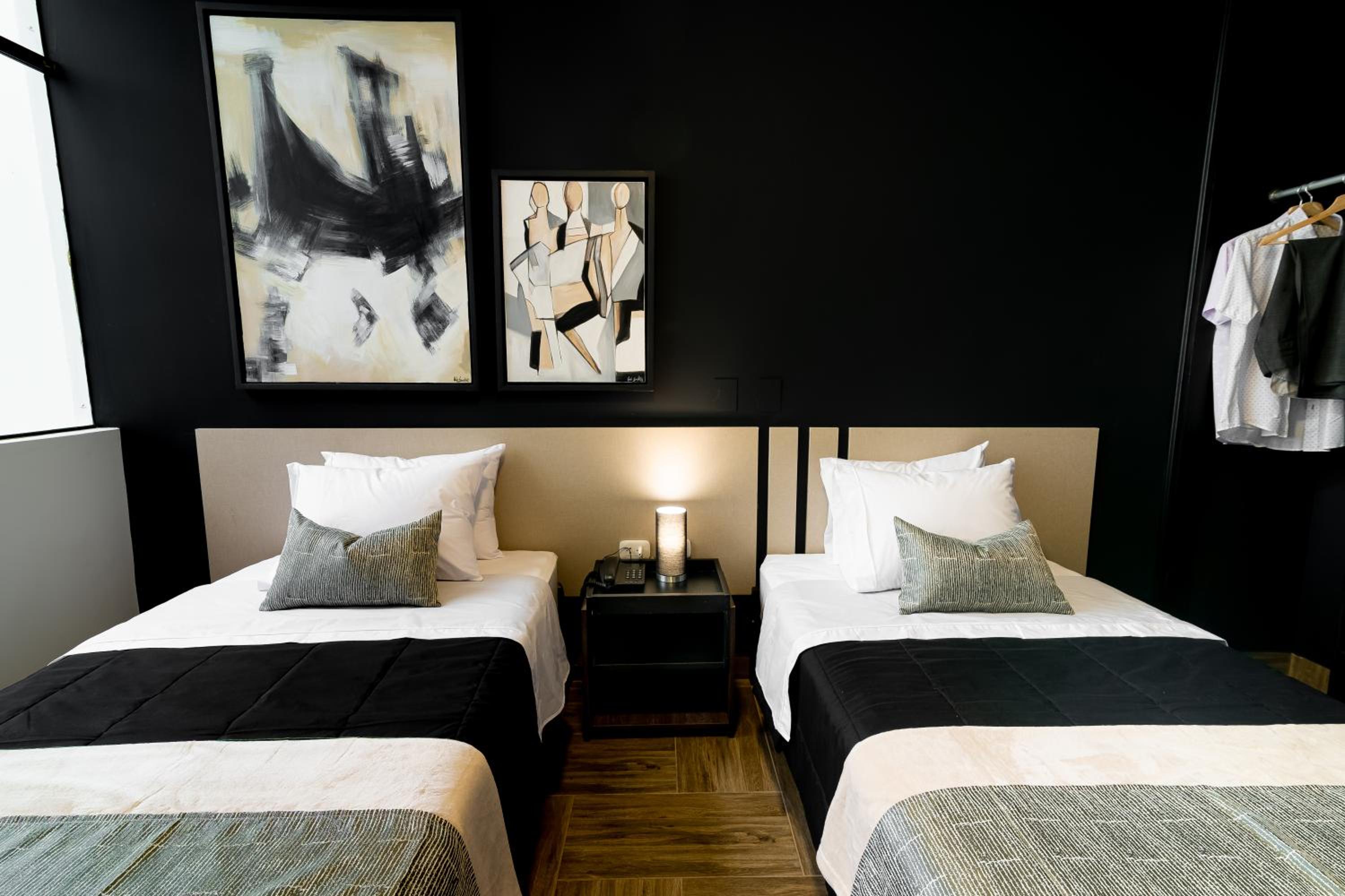 Twin Room - Photo 7