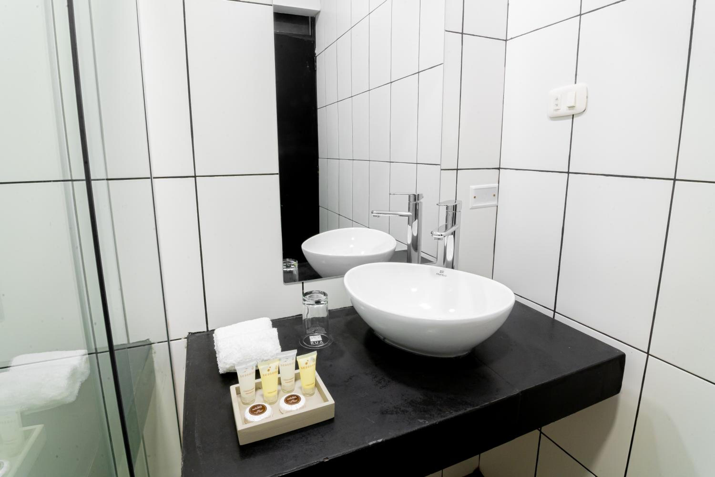 Double Room - Photo 7
