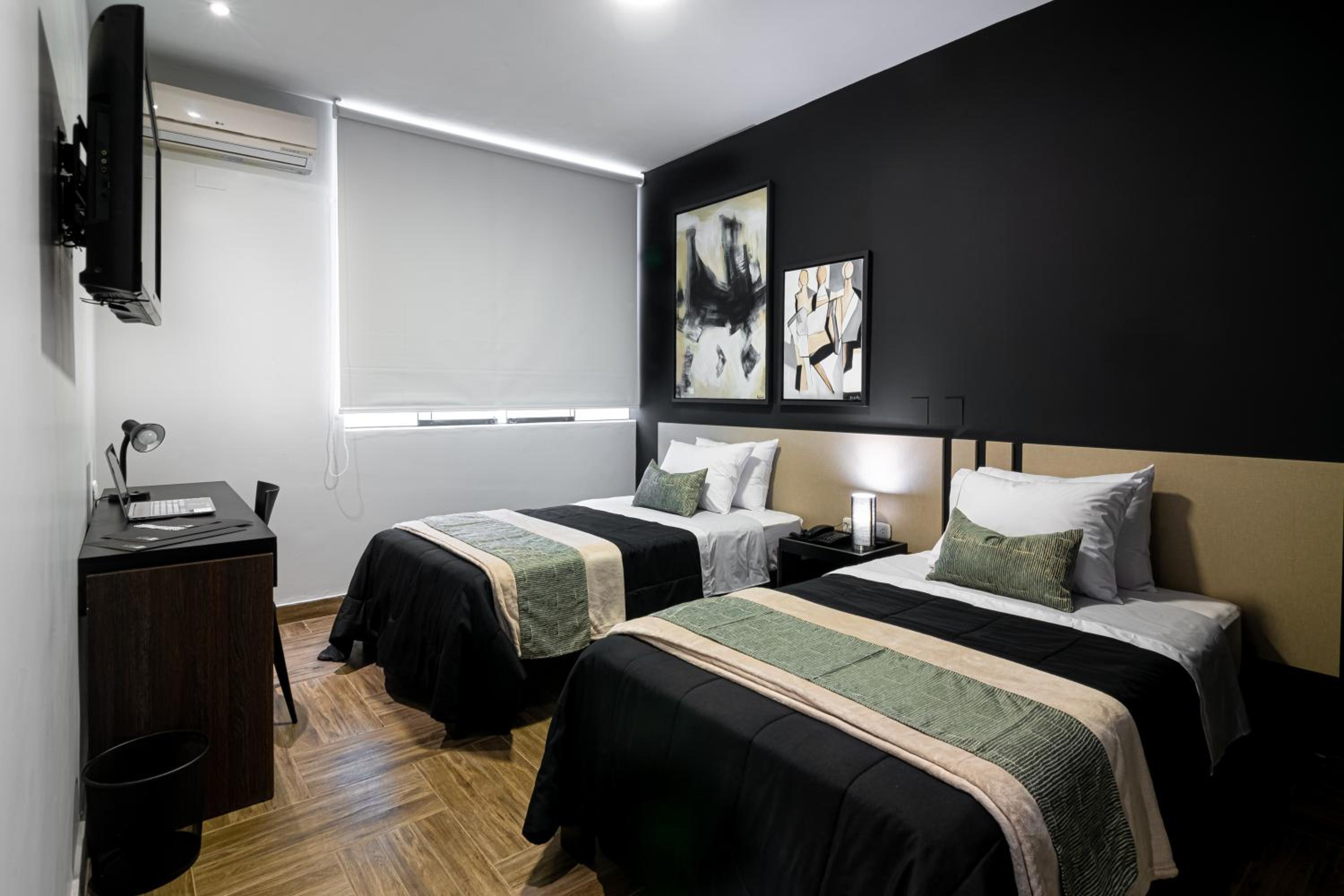 Twin Room - Photo 8