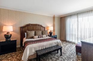 Luxury Suite - 1 King Bed - Photo 3