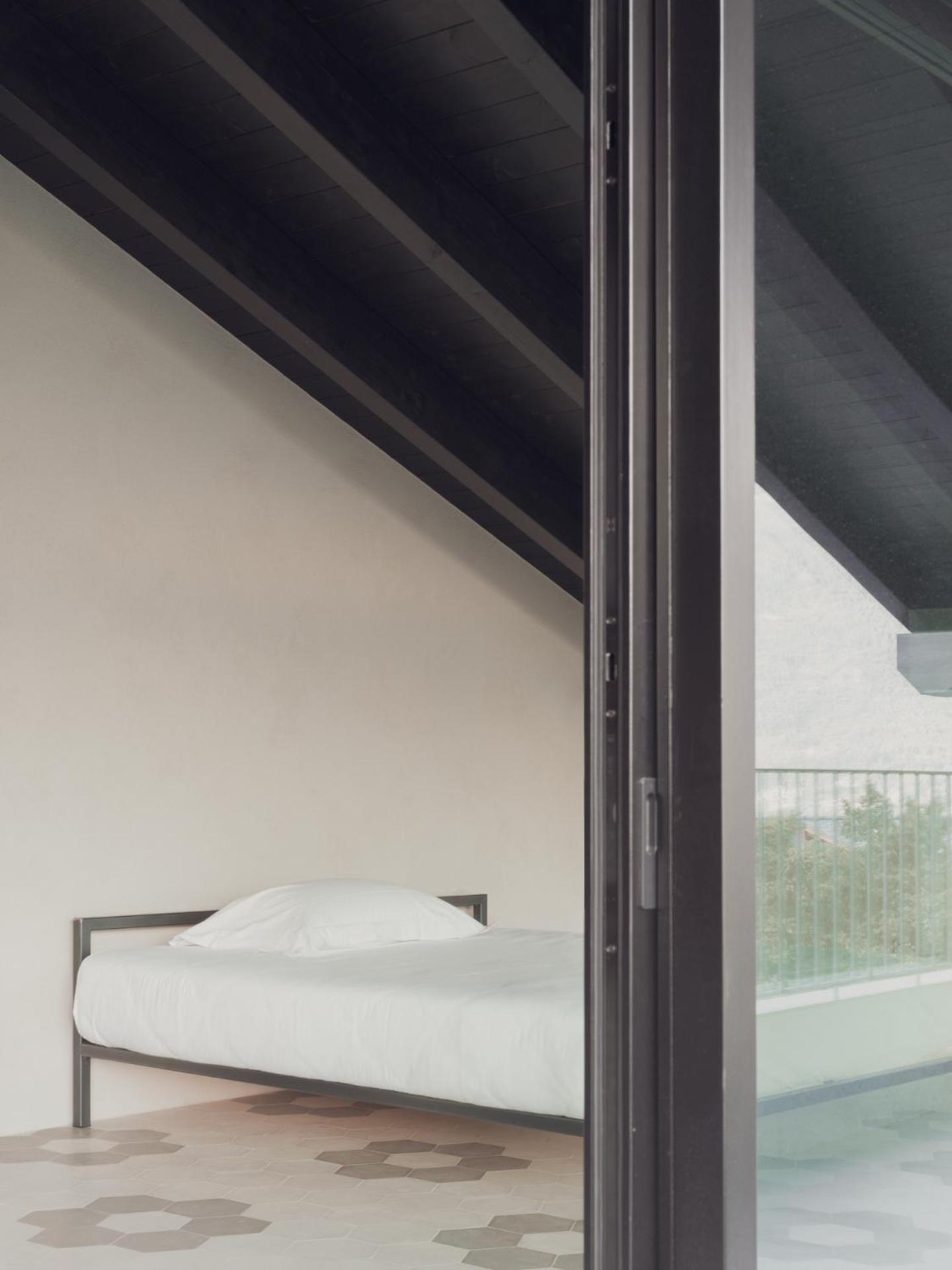 Suite - Photo 1