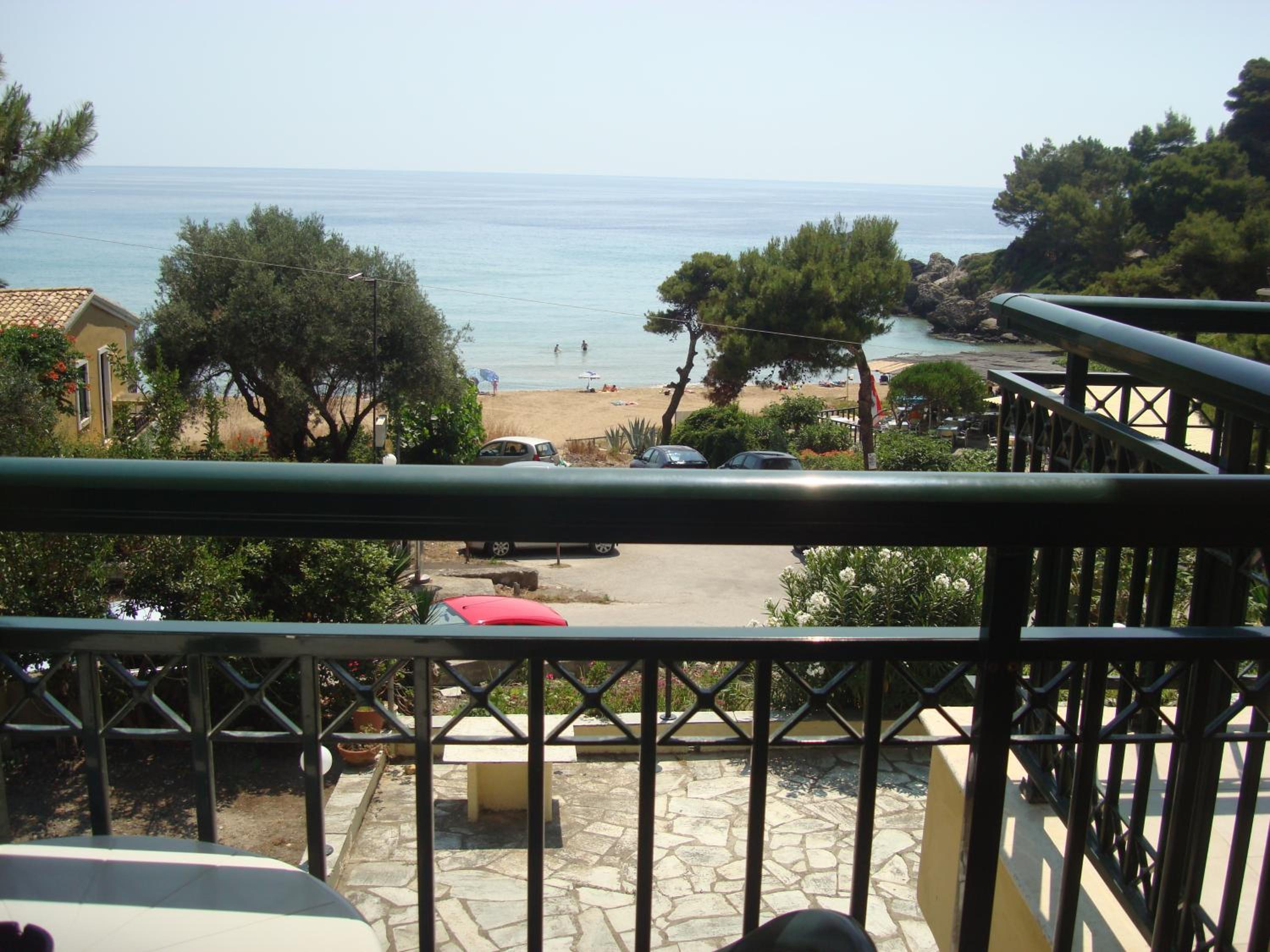 Double or Twin Room with Sea View - Photo 32