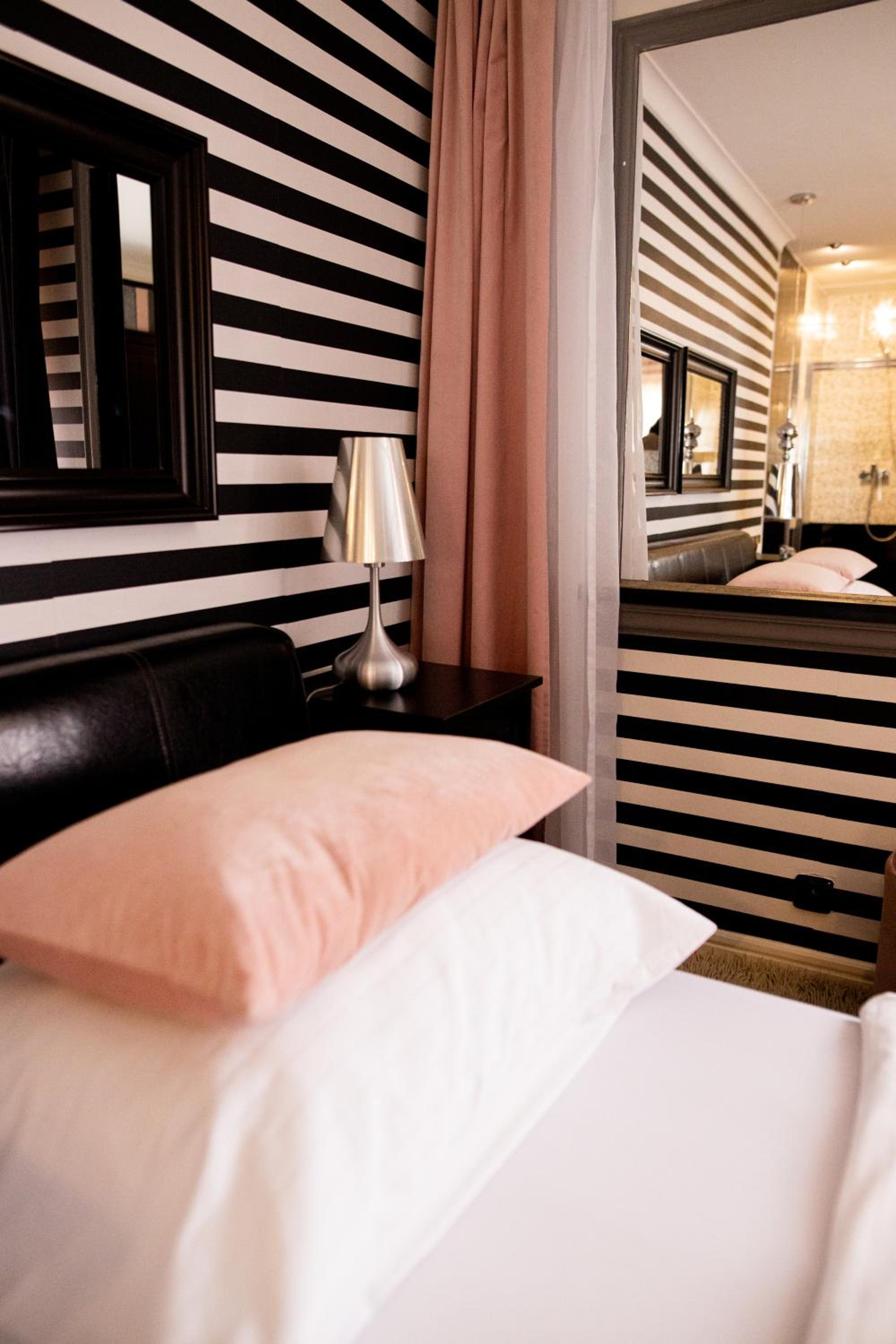 Superior Double Room - Photo 3