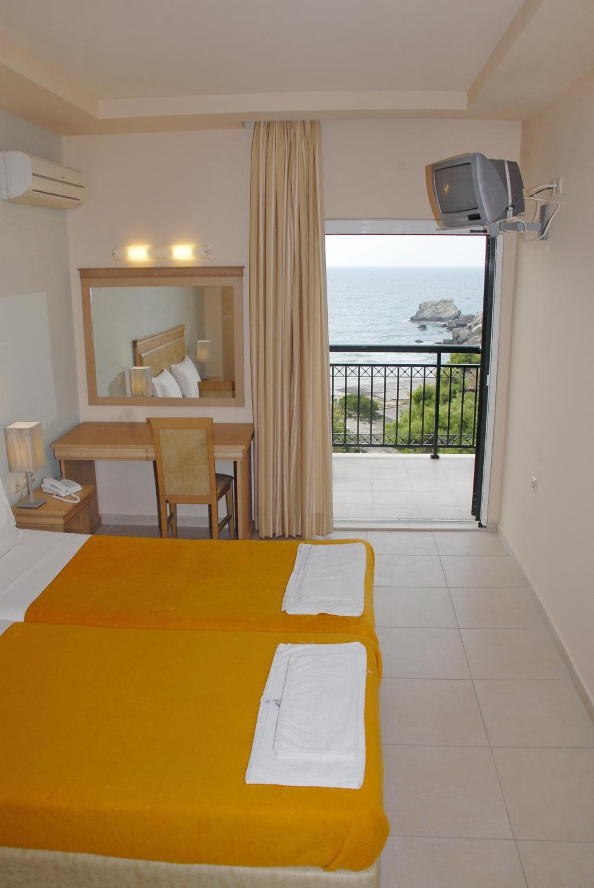 Double or Twin Room - Ground Floor - Photo 1