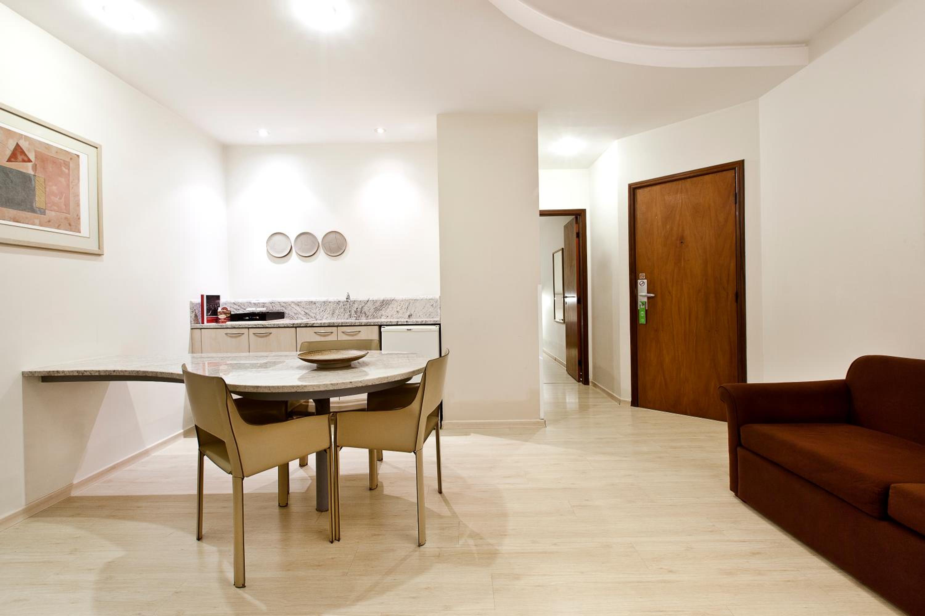 Queen Suite photo 3