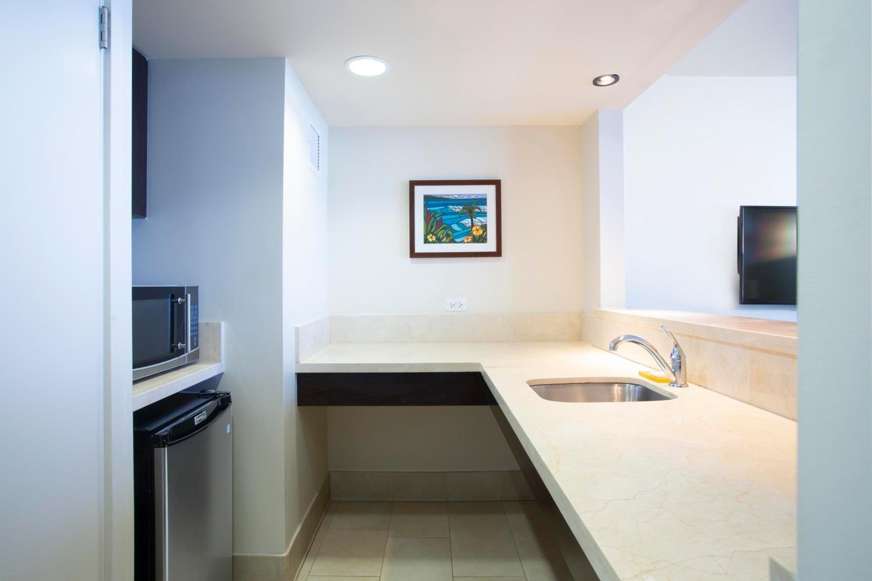 Oceanfront 1-Bedroom Suite - Photo 3