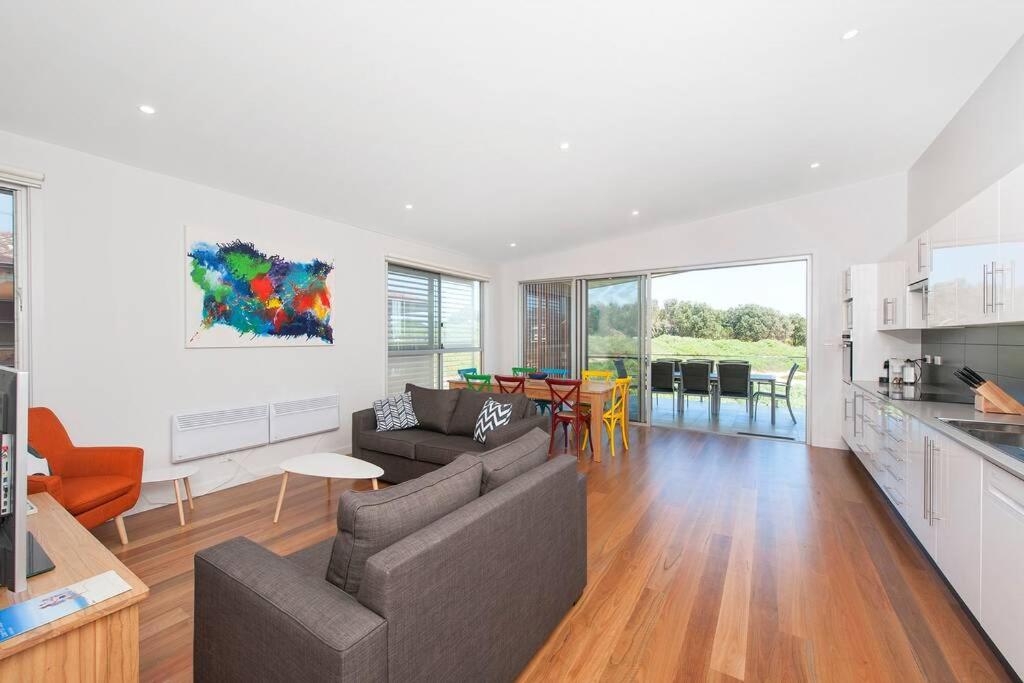 Four-Bedroom House photo 2