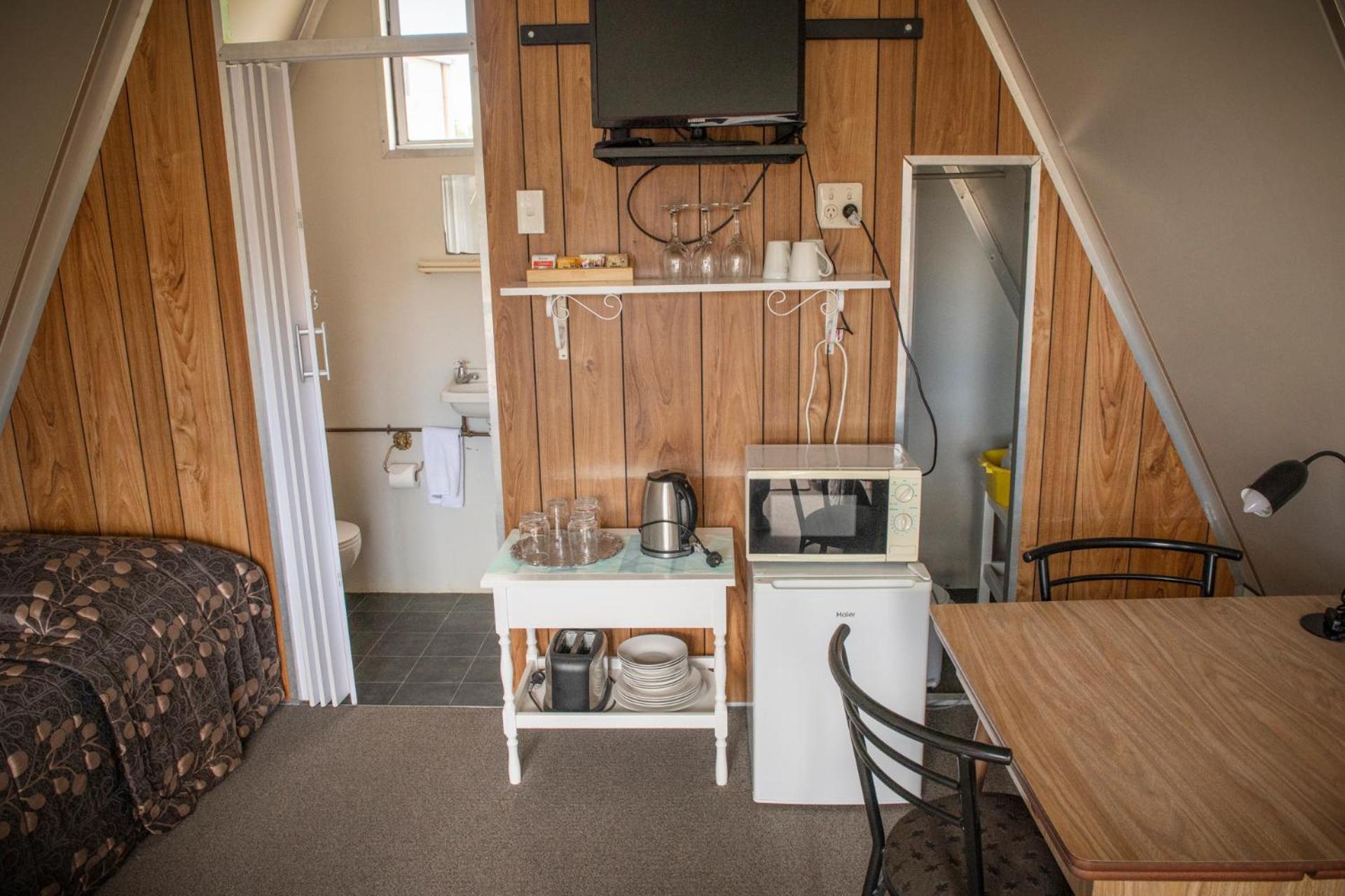 A-frame Cabin with en-suite photo 1