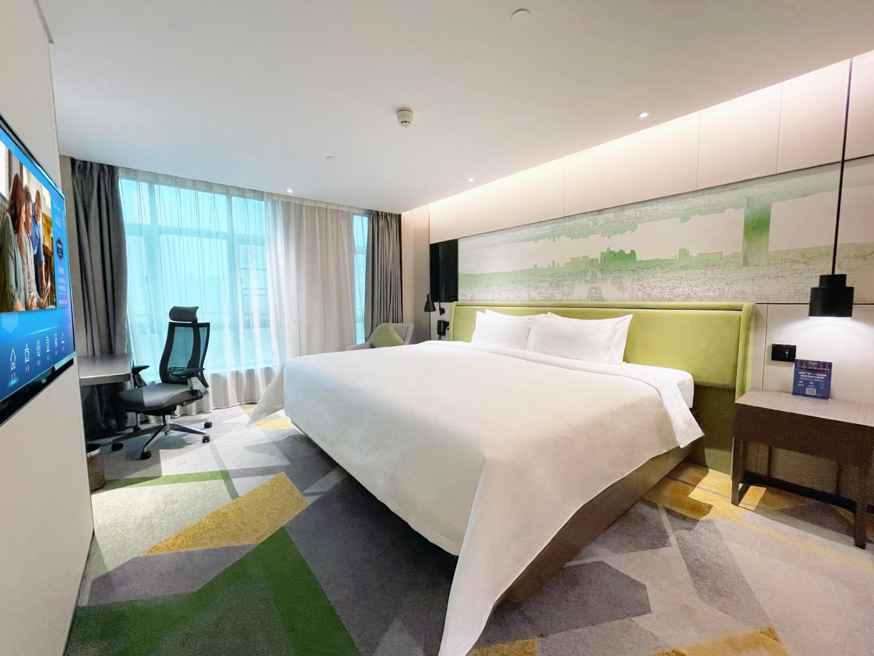Deluxe Queen Room - Photo 4