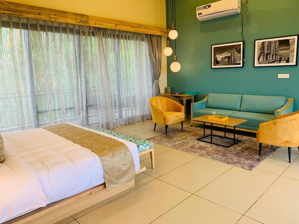 Superior Double or Twin Room with Mountain View