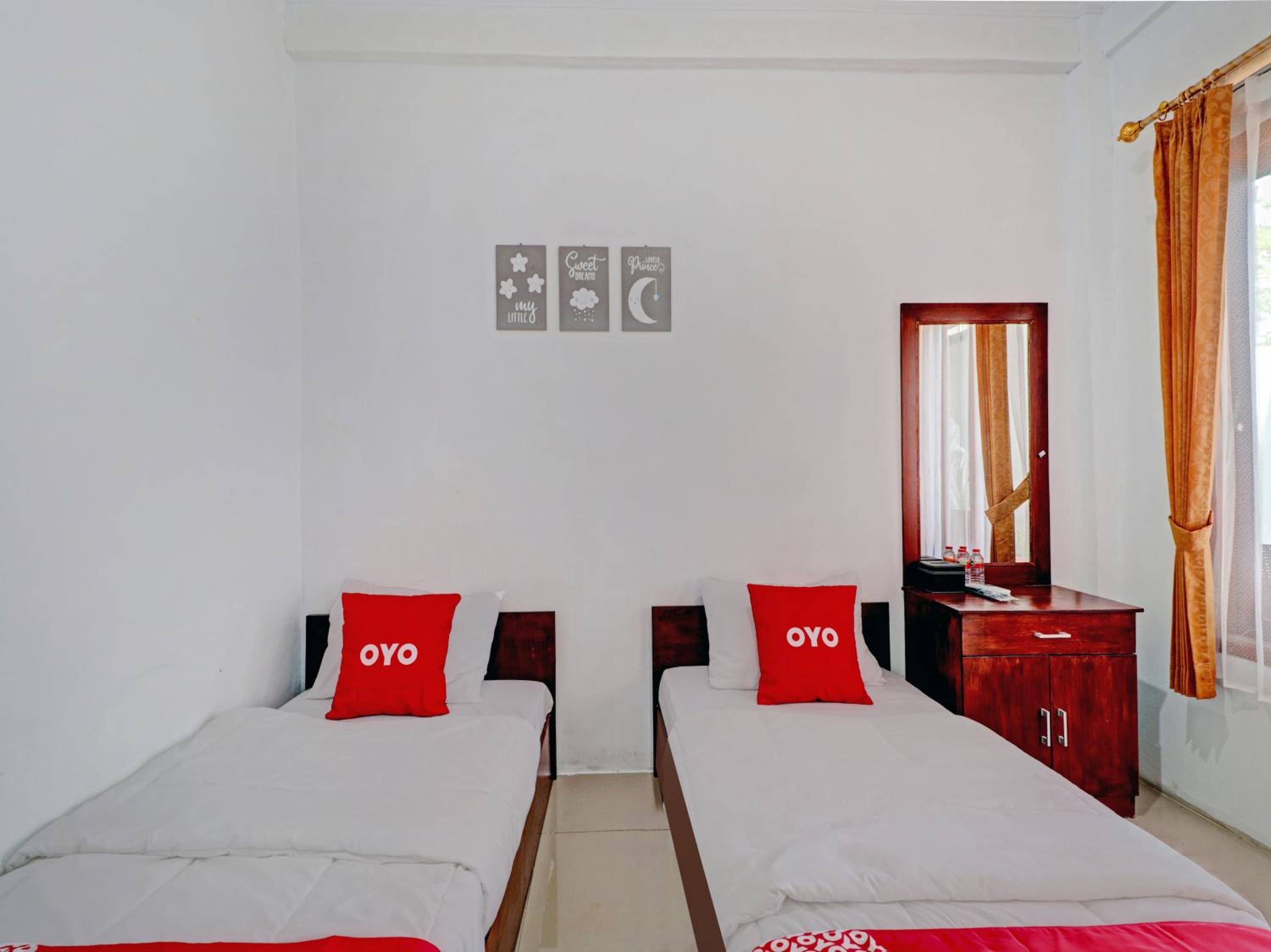 Standard Twin Room photo 2