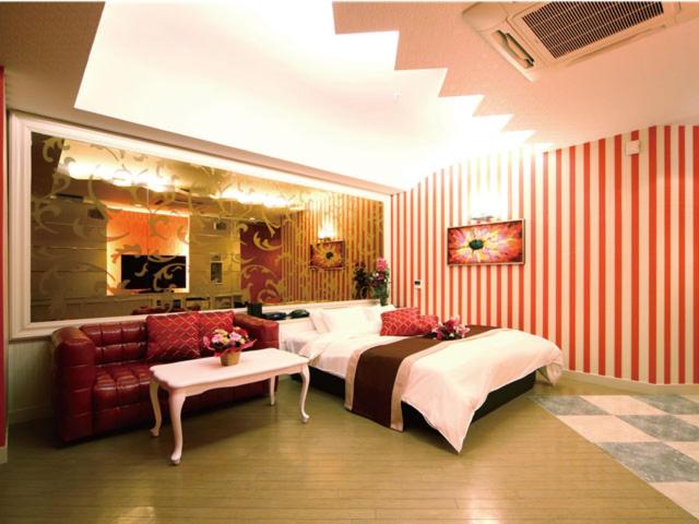 Standard King Room photo 2