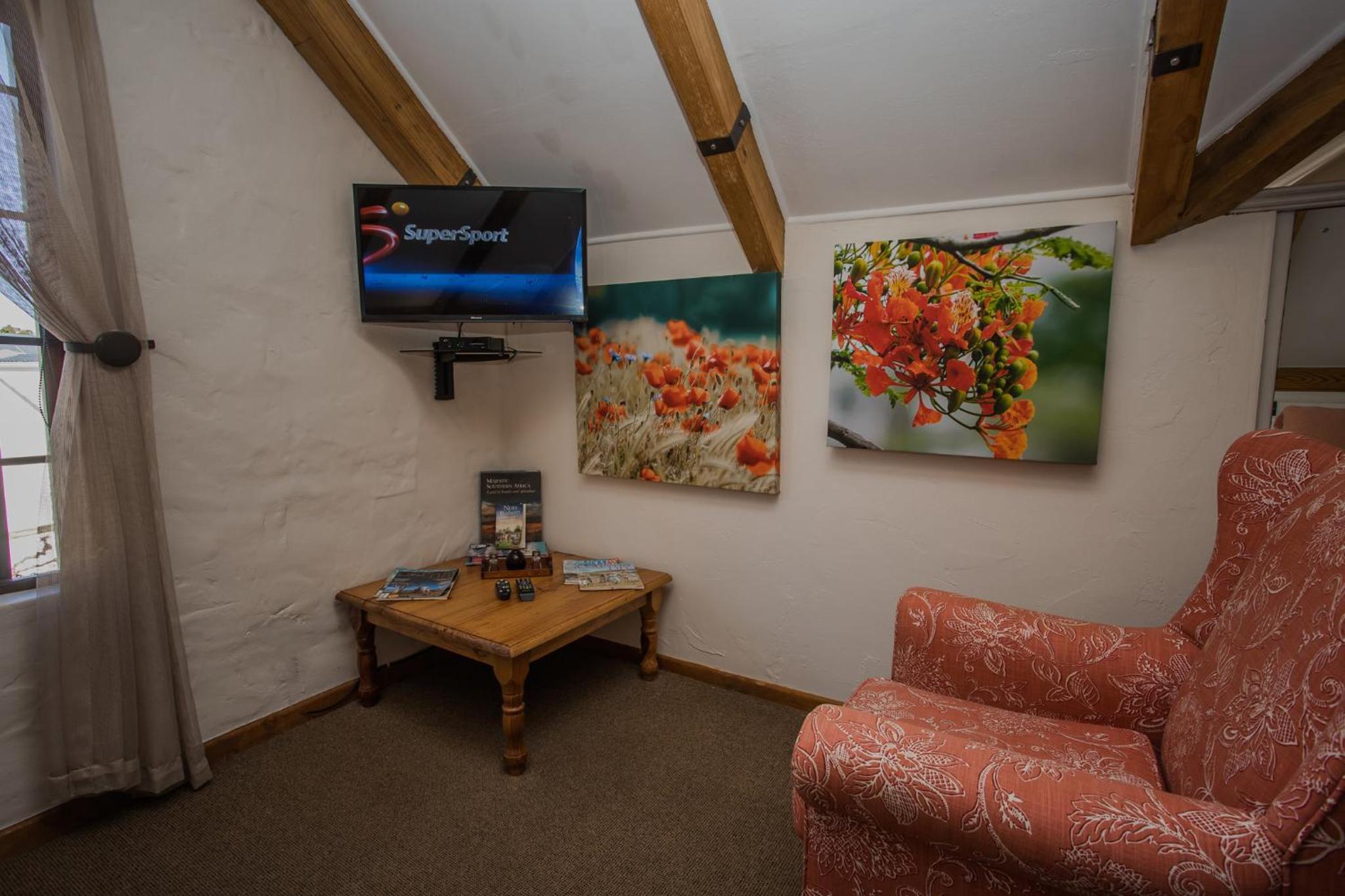 Luxury Loft Room with Stairs (Barn Owl) - Photo 9