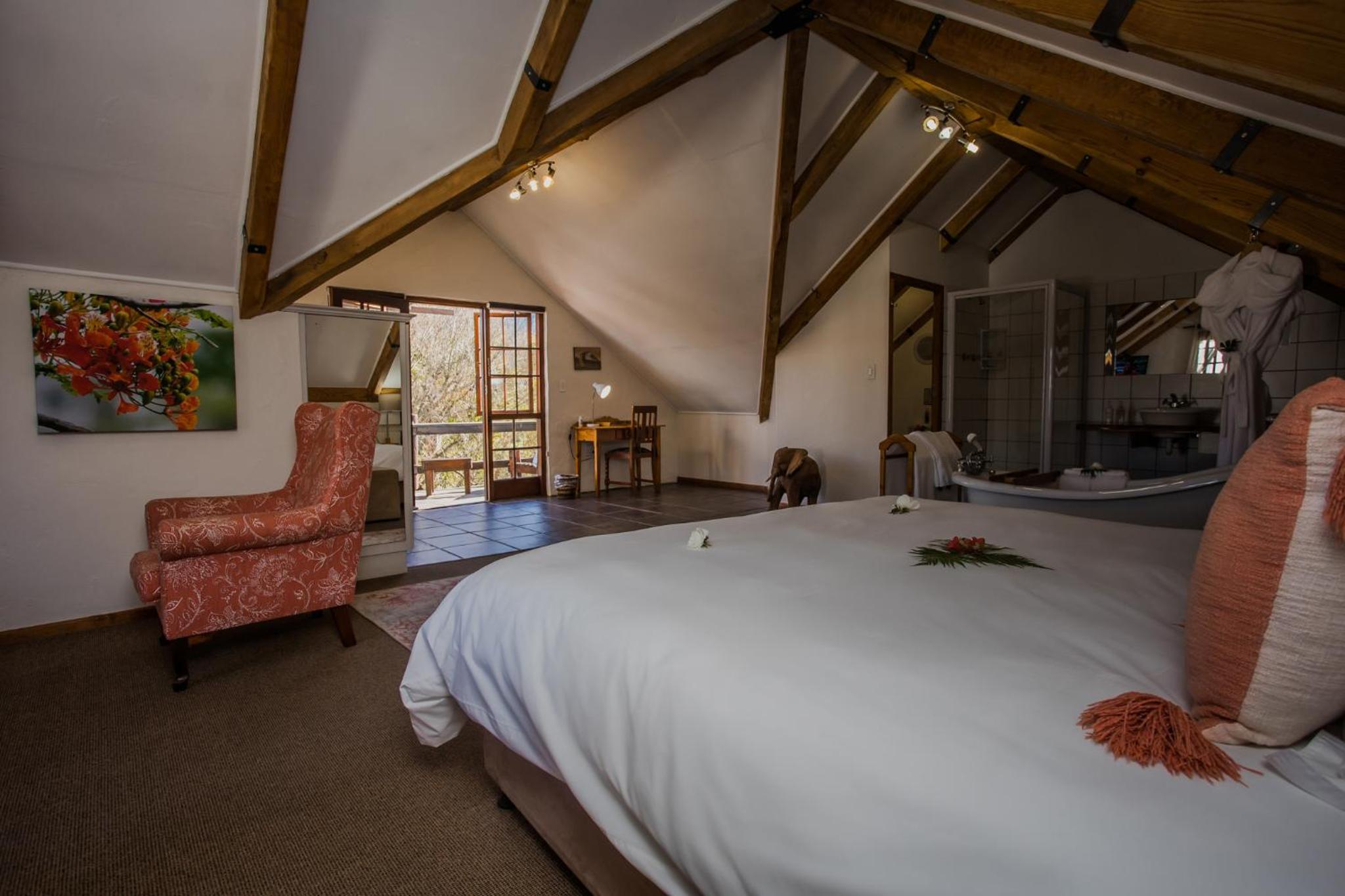 Luxury Loft Room with Stairs (Barn Owl) - Photo 4