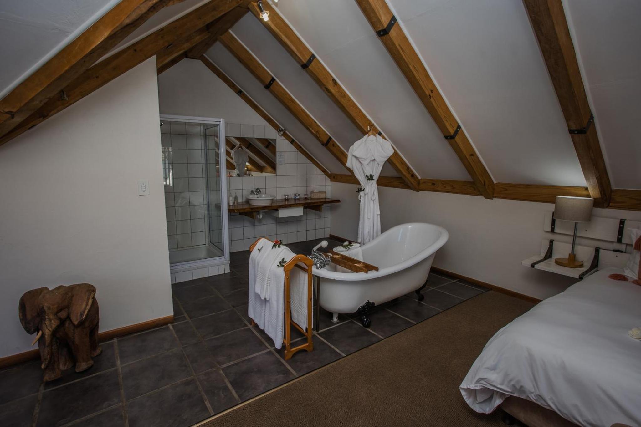 Luxury Loft Room with Stairs (Barn Owl) - Photo 3