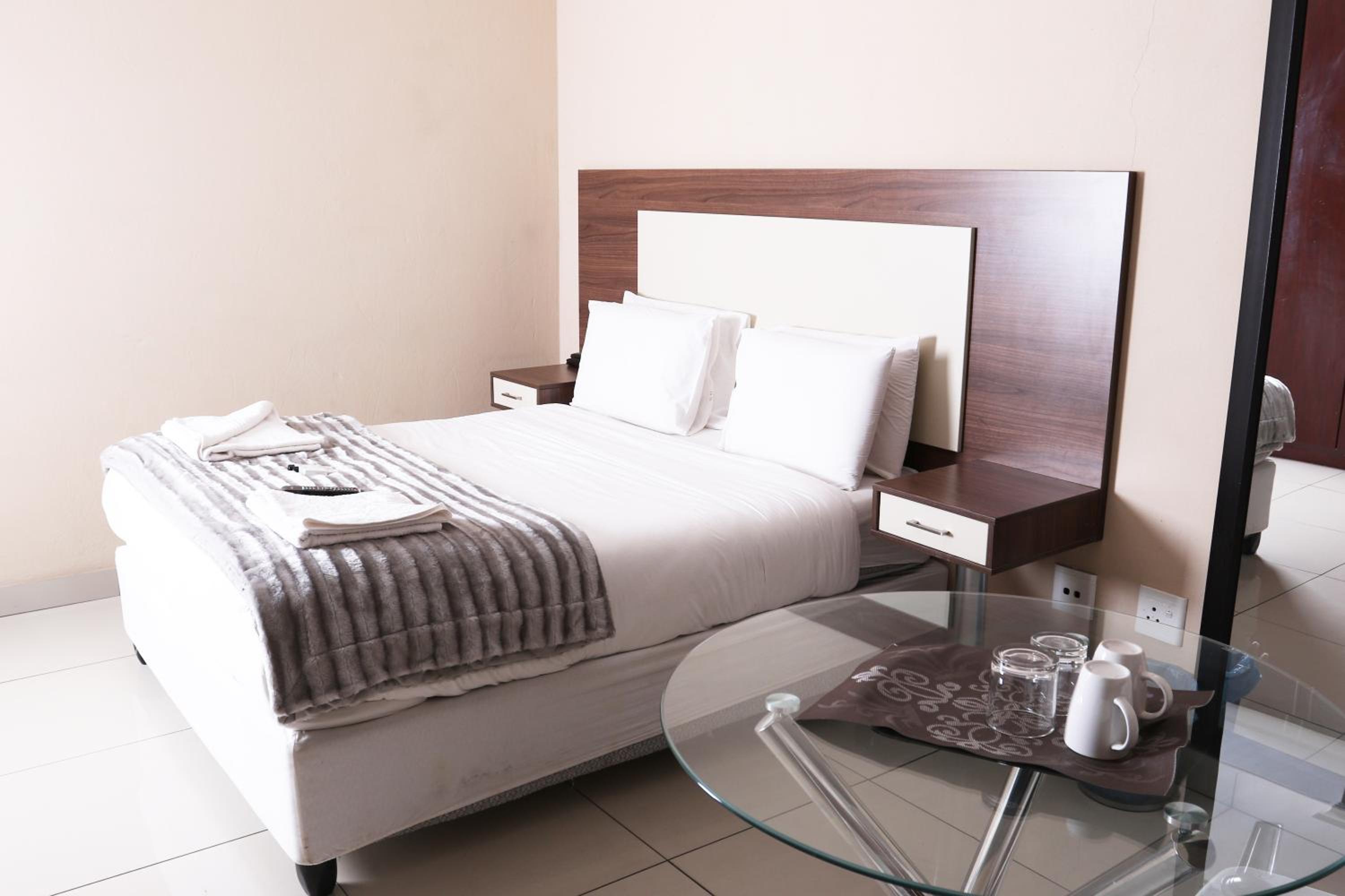 Budget Double Room photo 2
