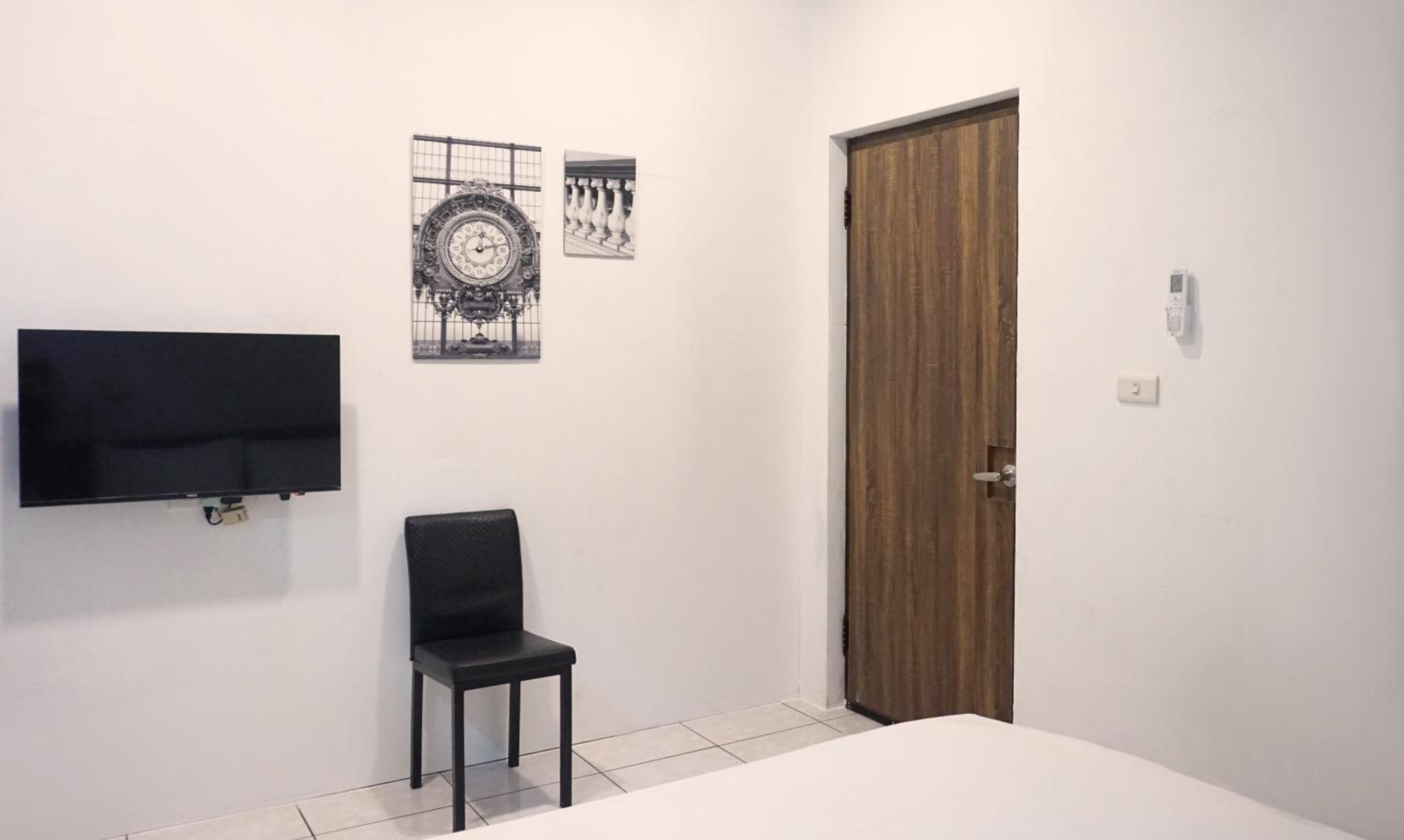 Deluxe Room - Photo 3