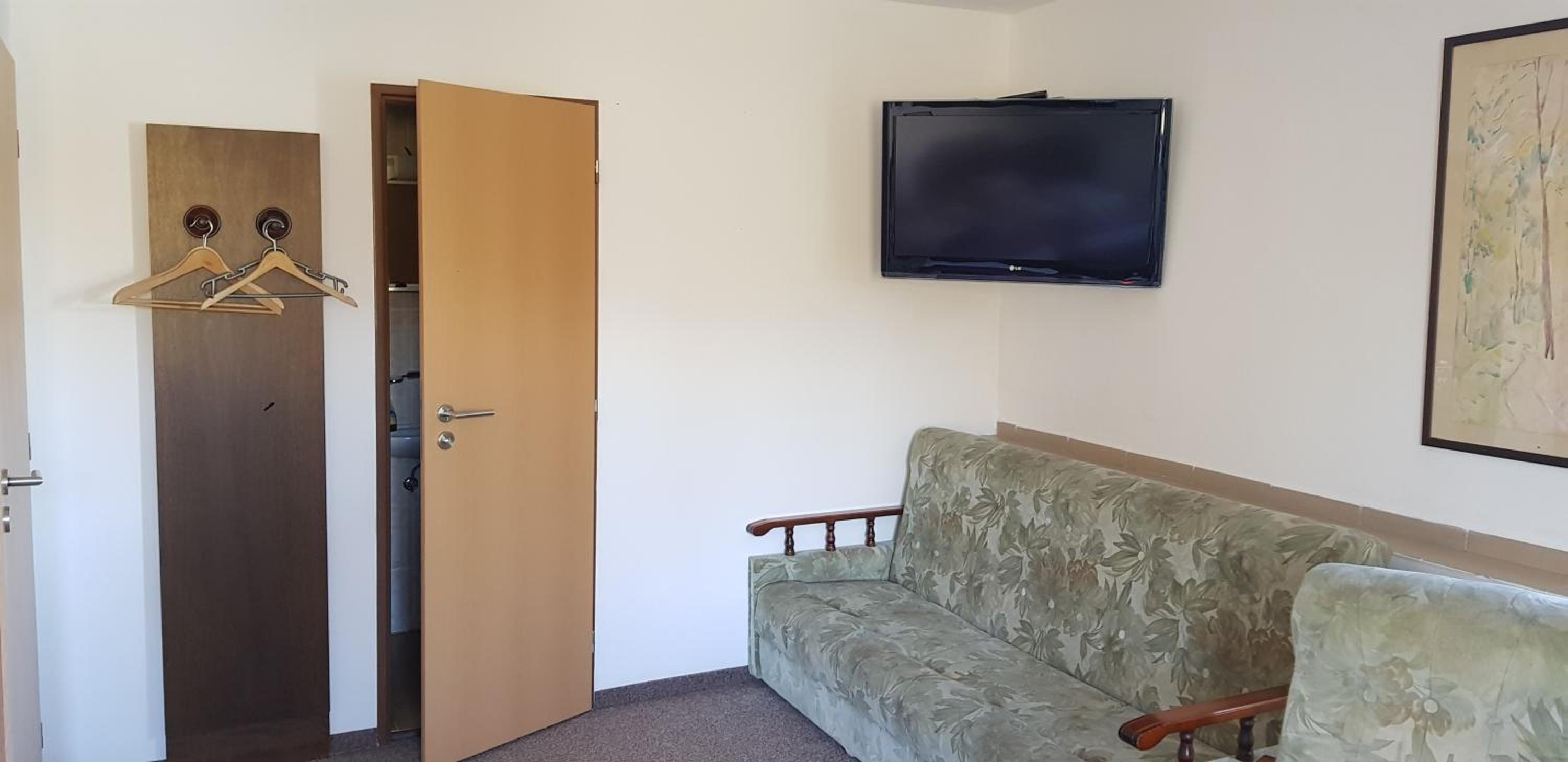 Double or Twin Room photo 3