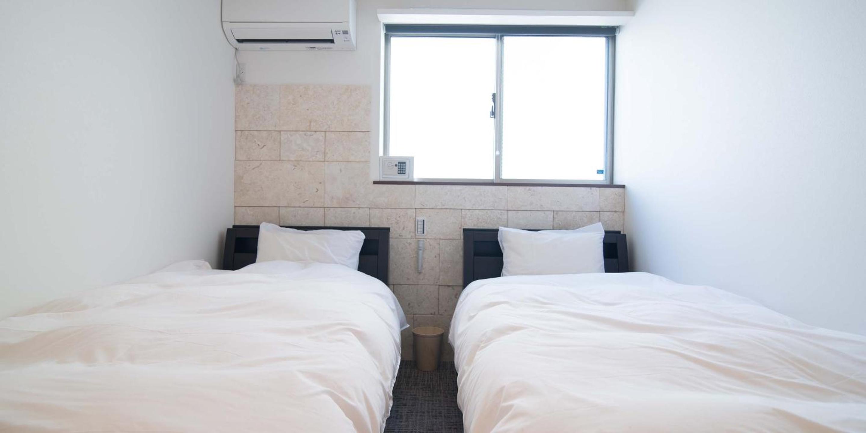 Twin Room with Shower photo 3