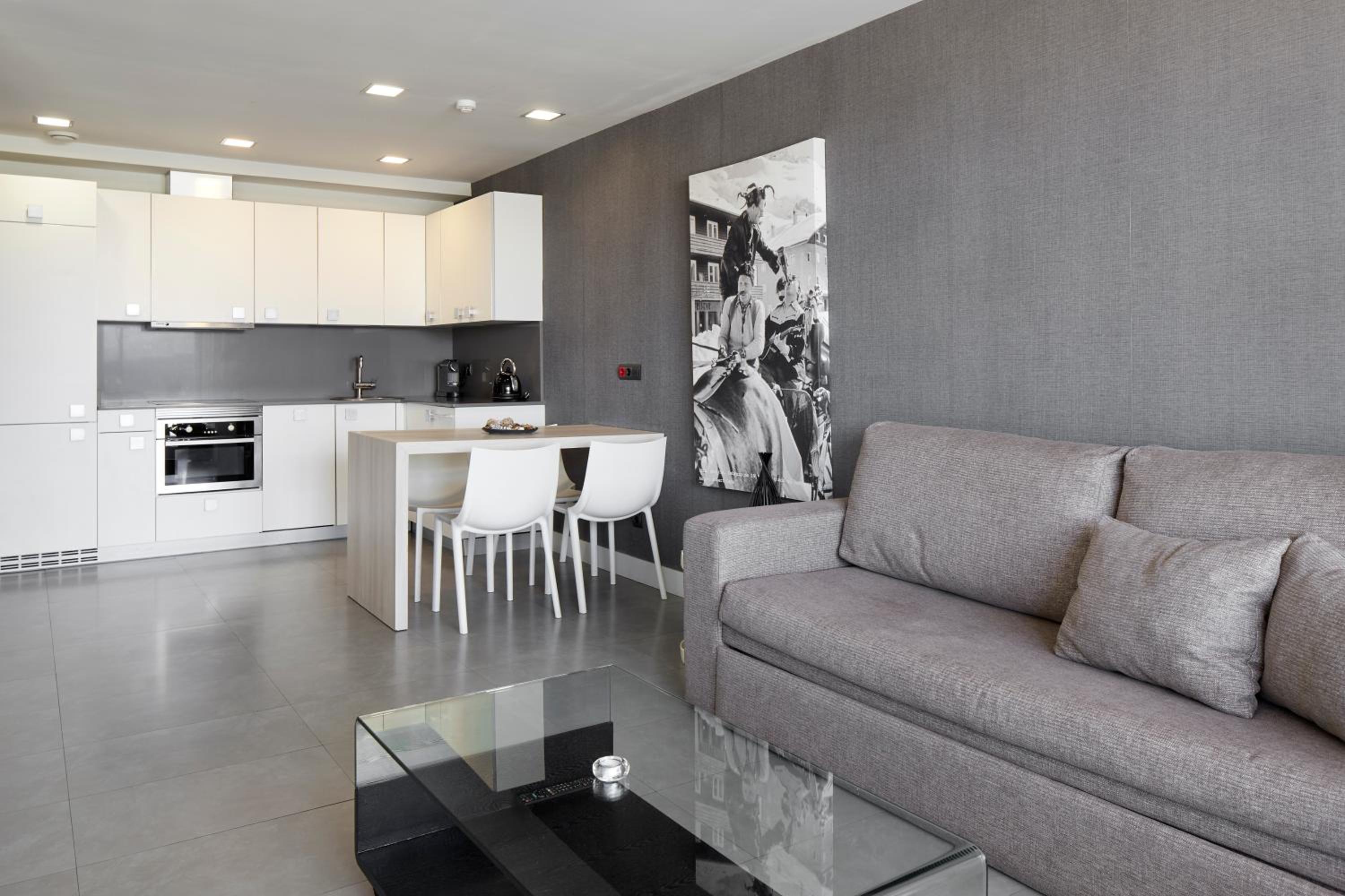 Superior Two-Bedroom Apartment with Terrace photo 3