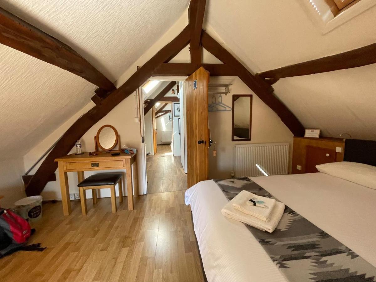 Standard Double Room with Shared Bathroom photo 2