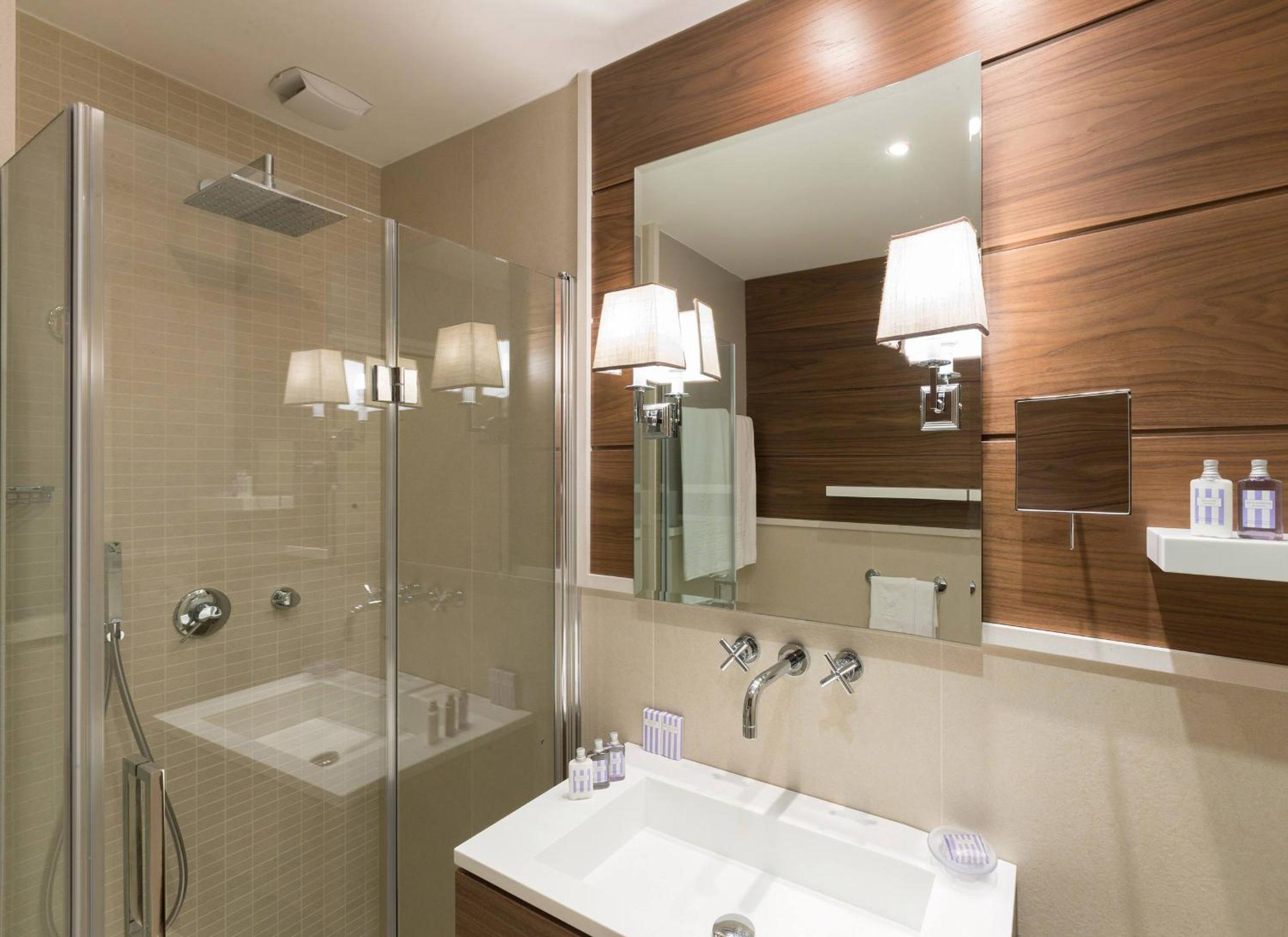 Junior Suite with Side Sea View photo 2