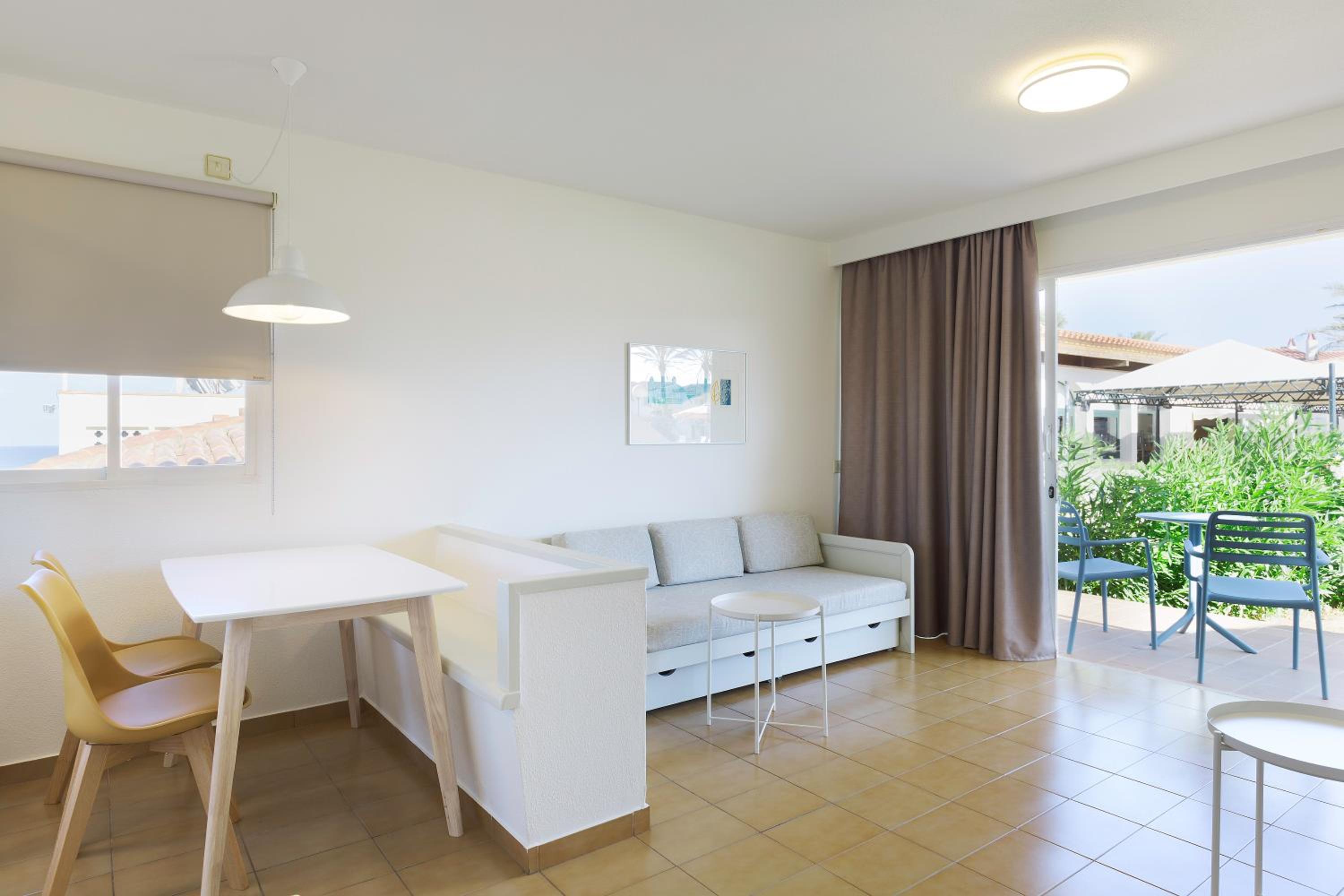 Apartment with Garden View