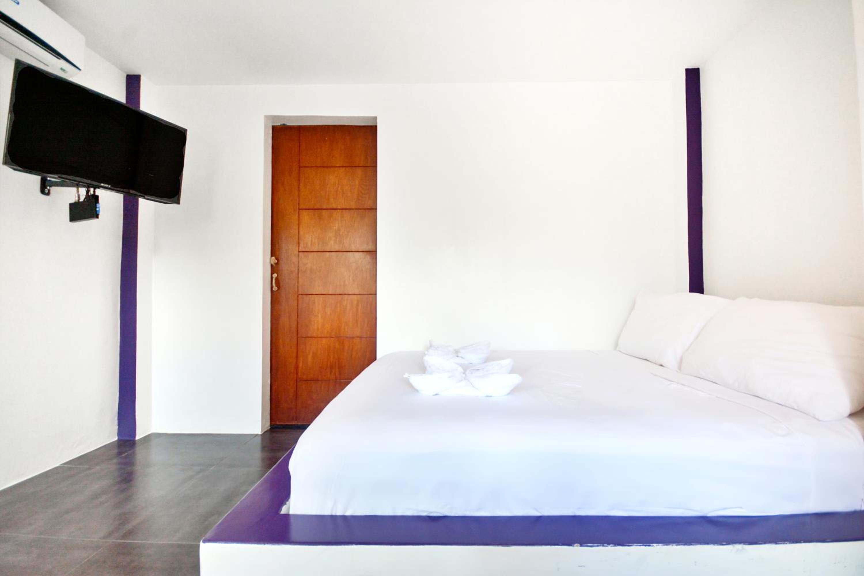 Standard Queen Room - Photo 4