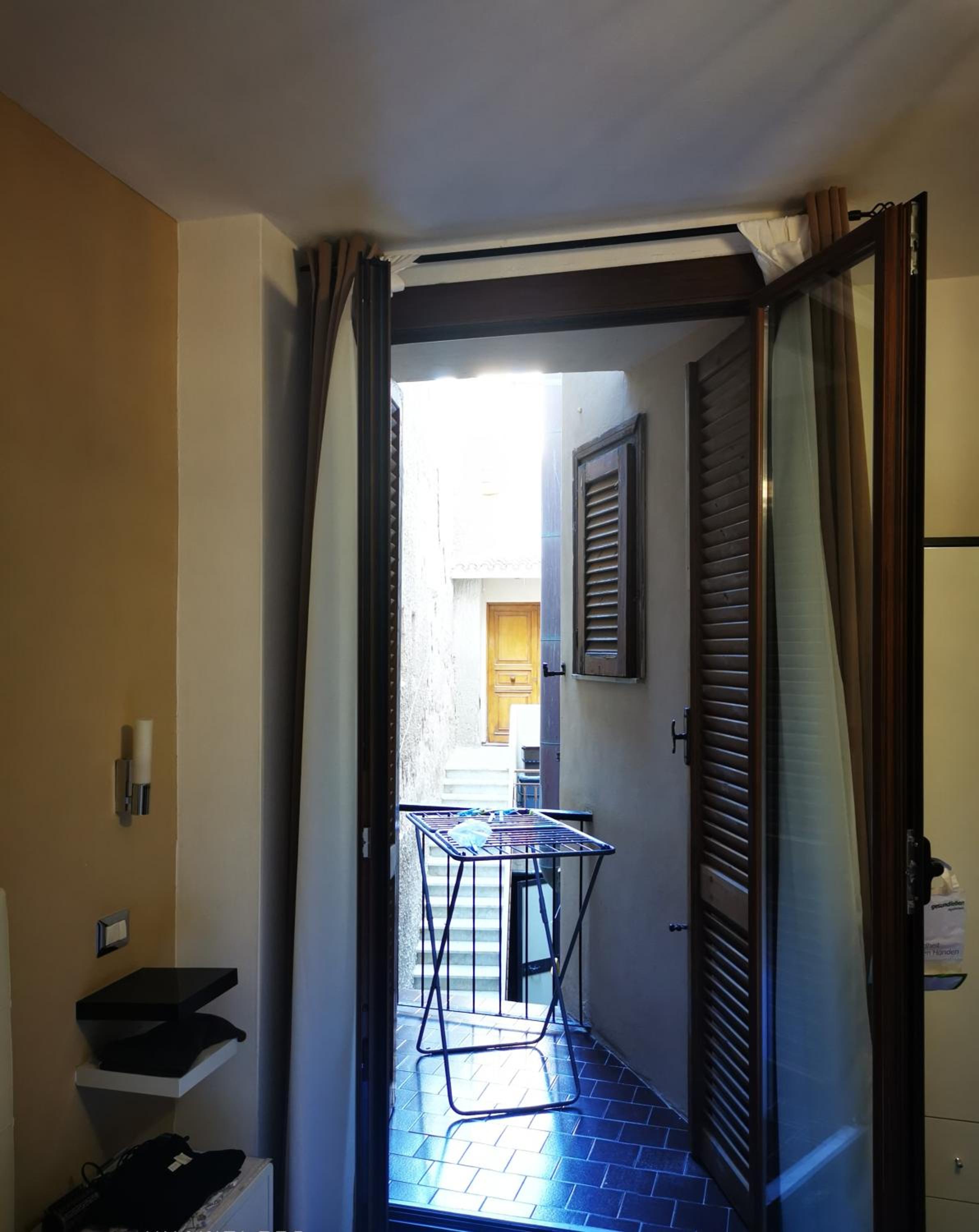 Standard Double Room photo 3