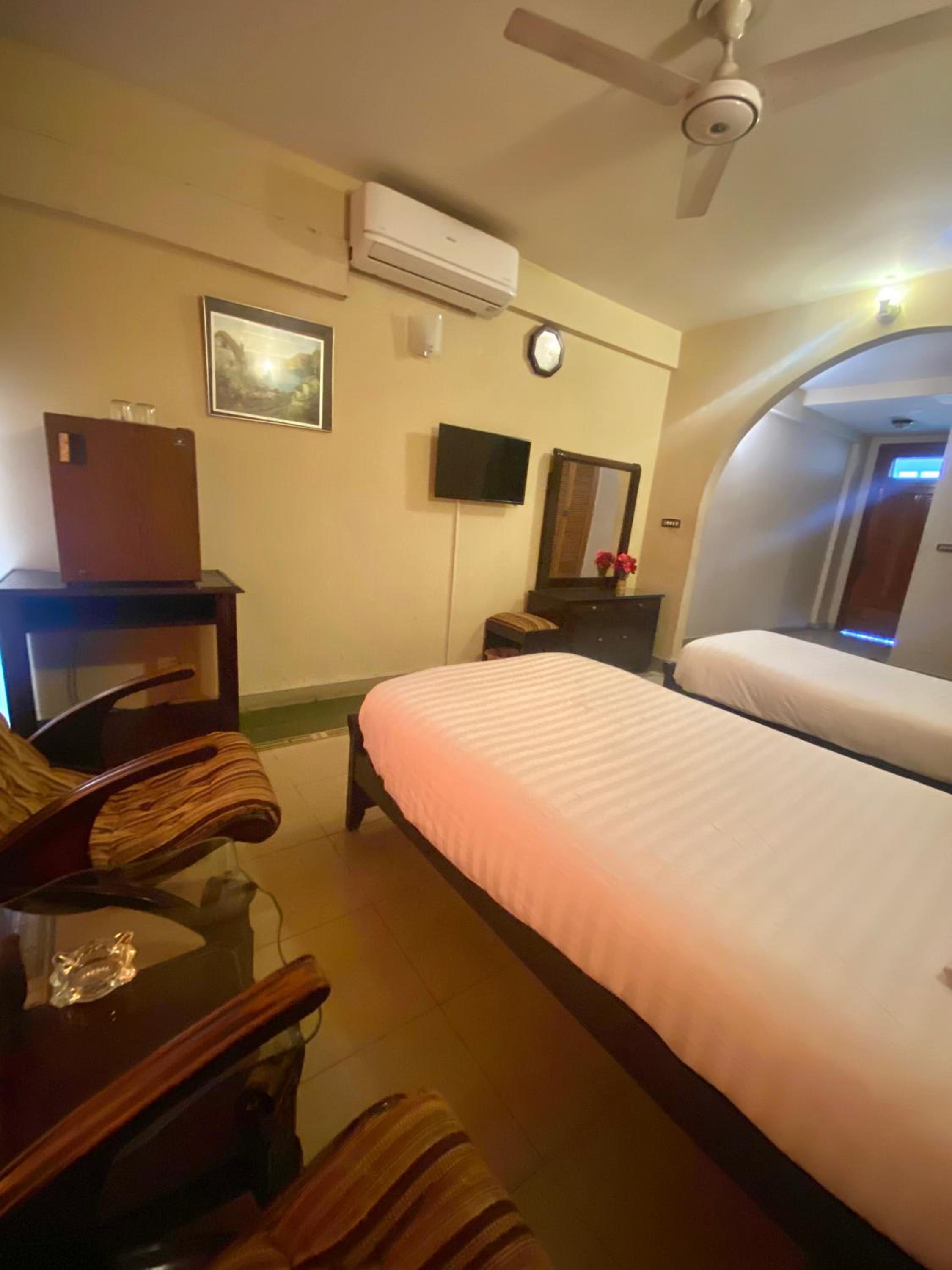 Deluxe Twin Room photo 2