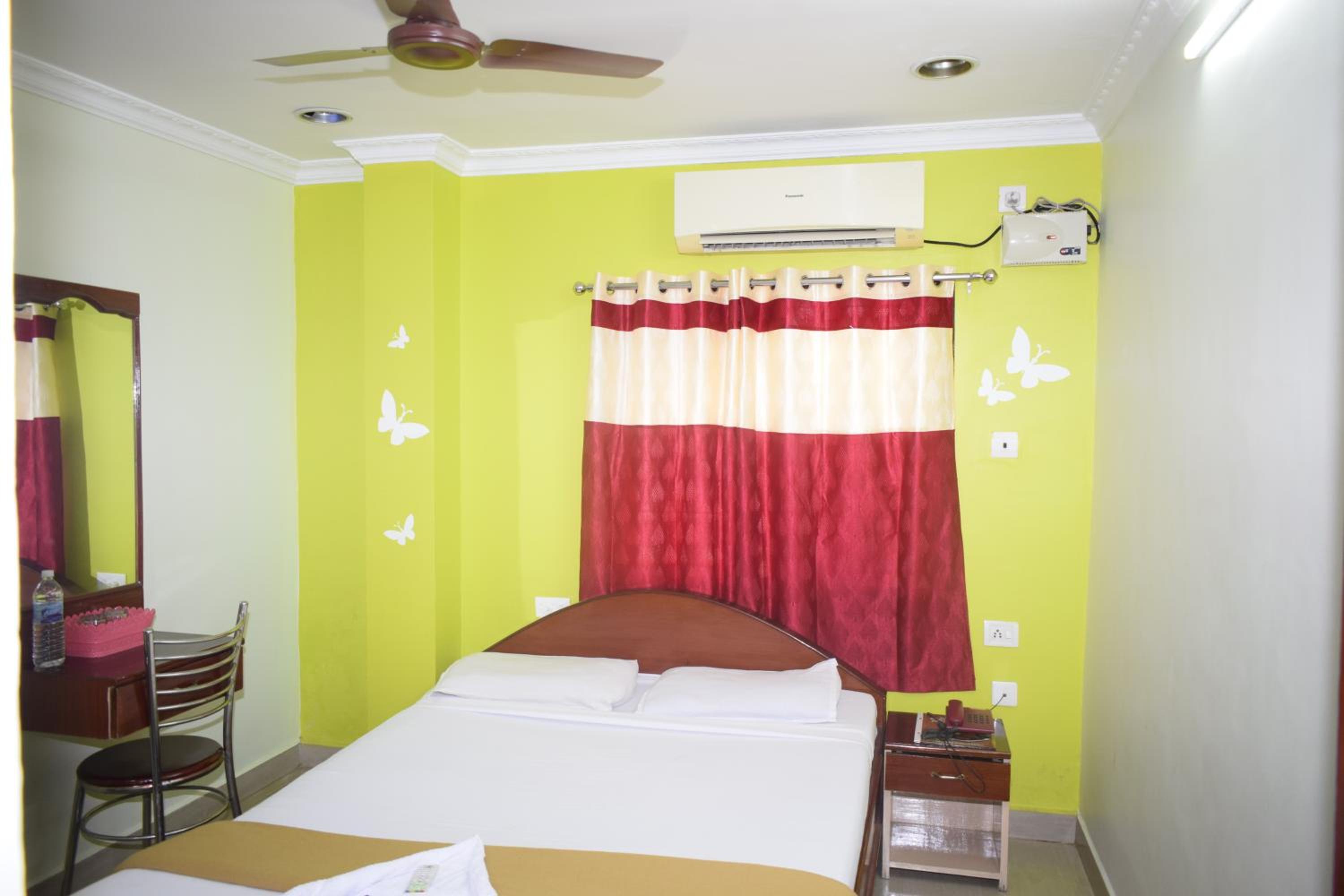 Standard Double Room - Photo 24