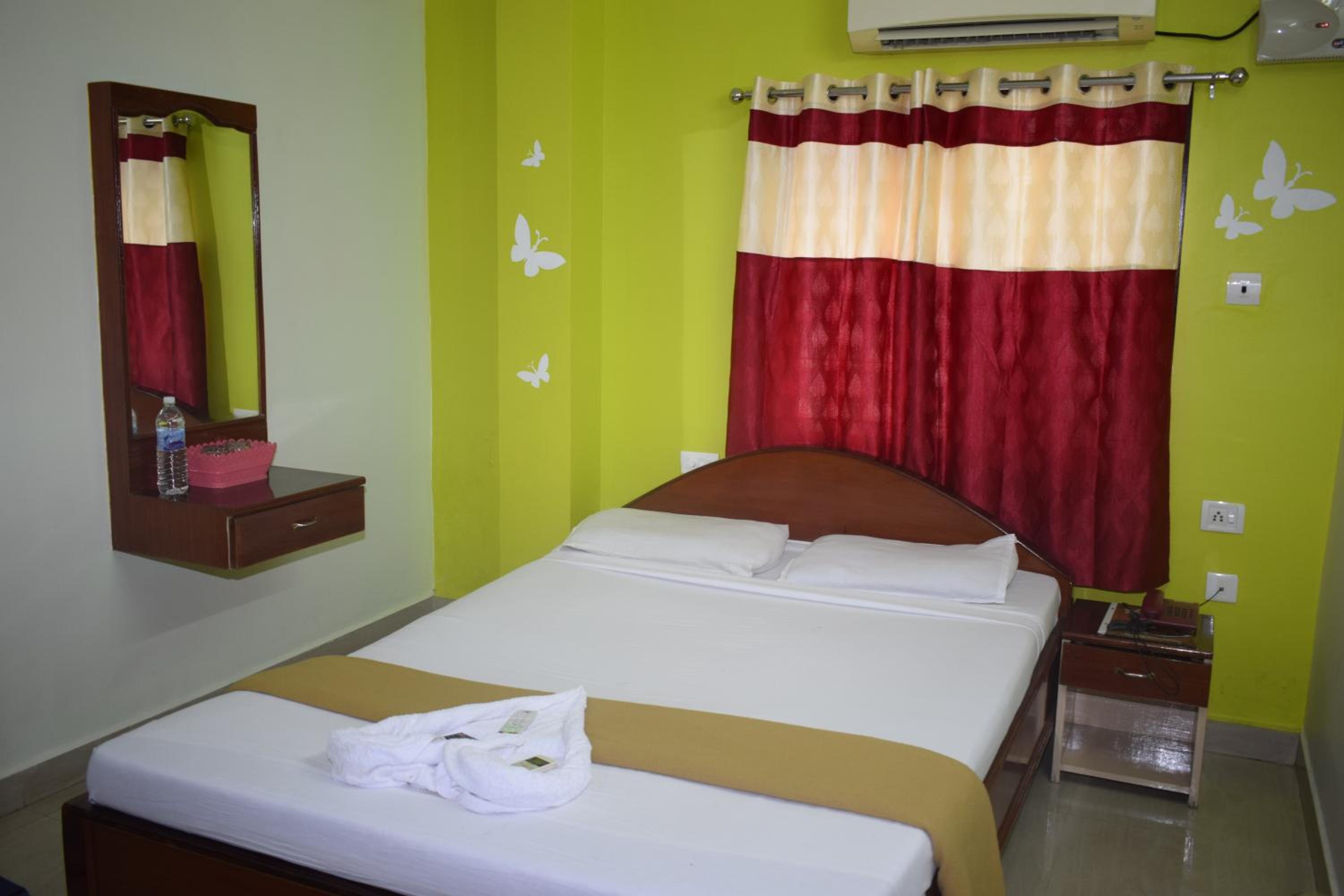 Standard Double Room - Photo 17