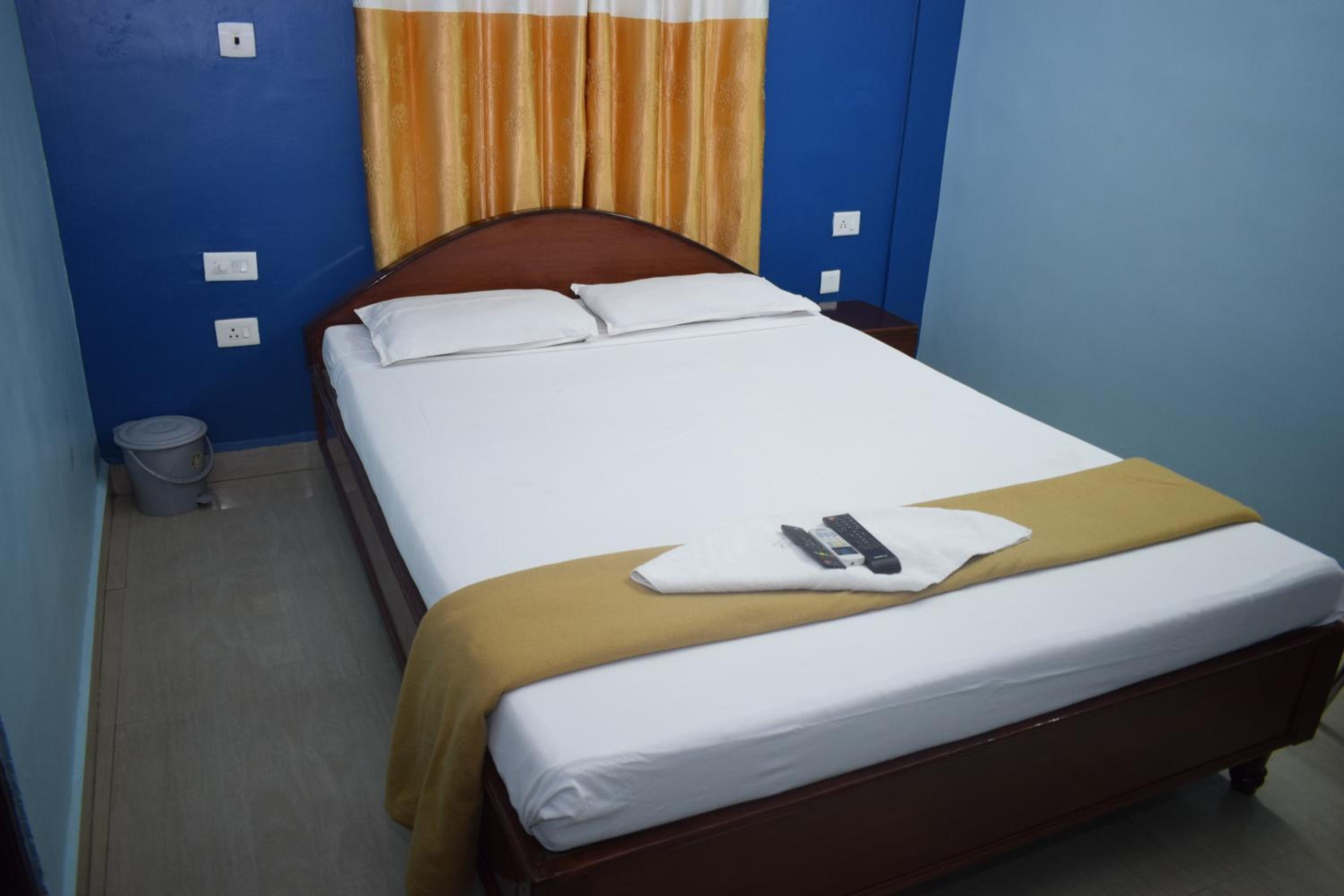 Standard Double Room - Photo 16