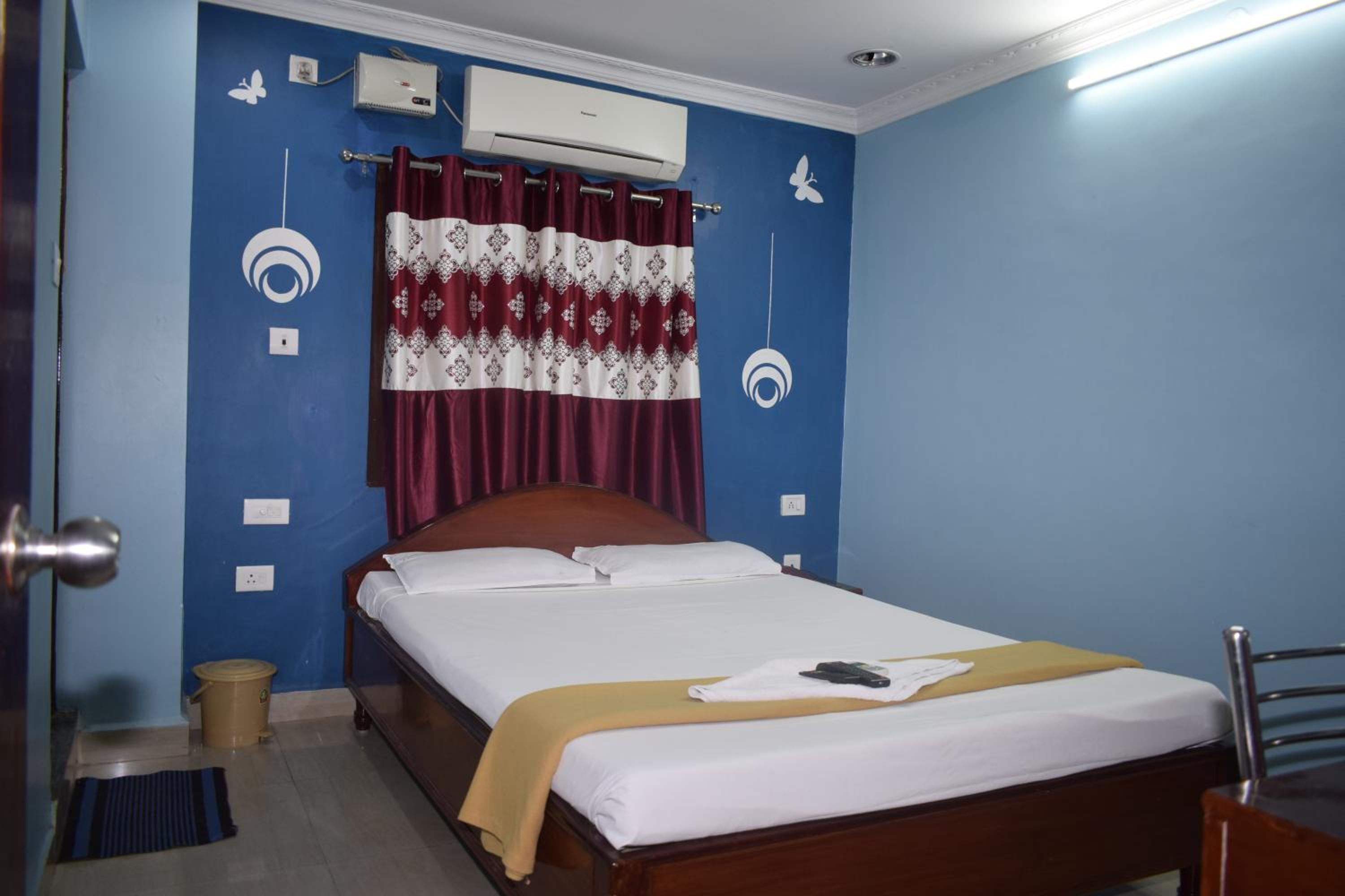 Standard Double Room - Photo 14